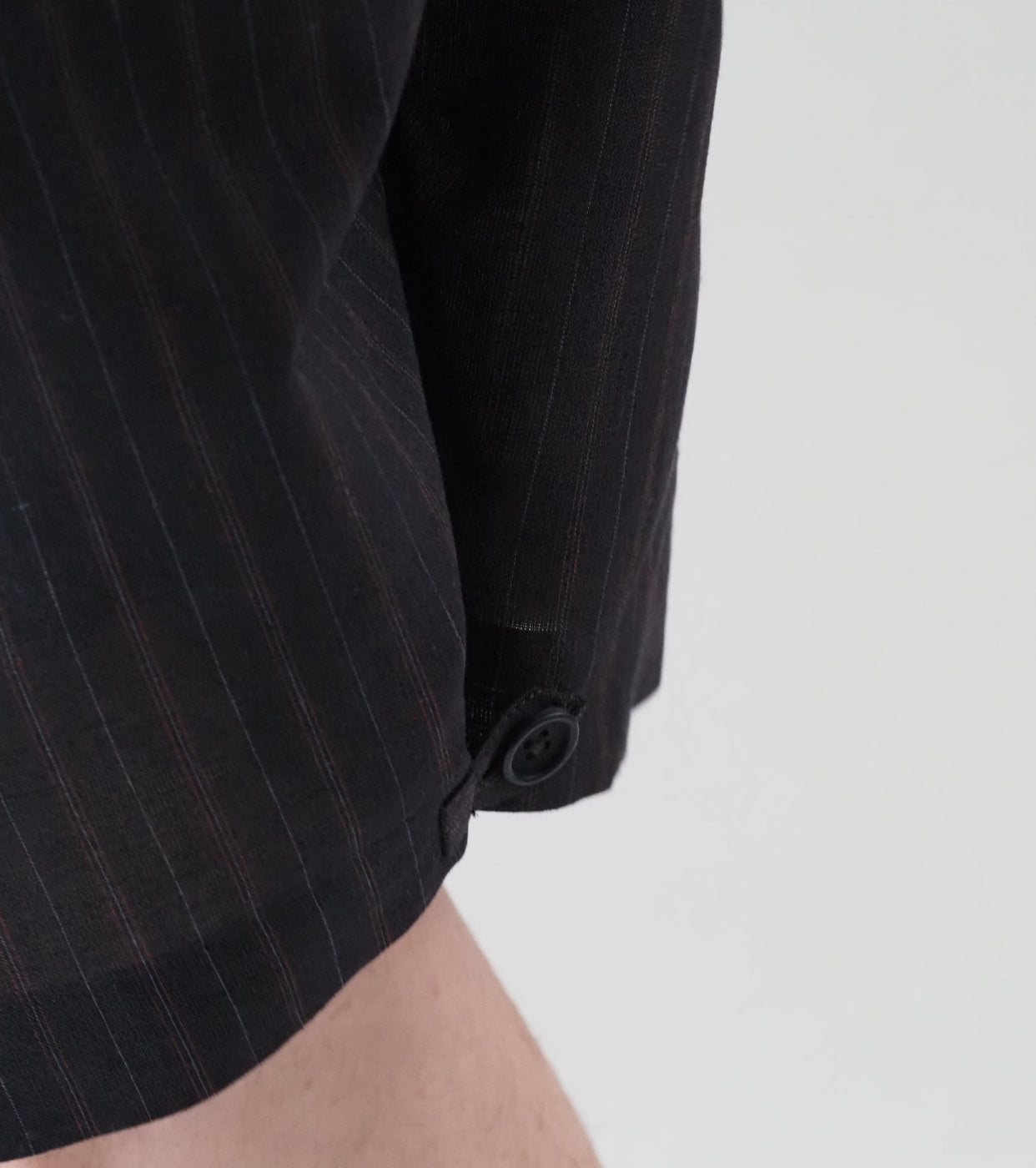 MAATEE＆SONS  ショート トラウザー 強撚R,LI,PE , Charcoal Stripe