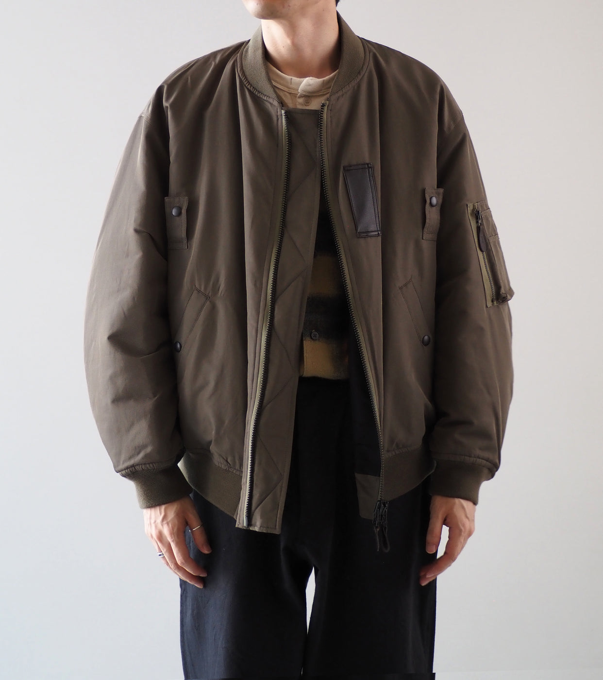 blurhms ポリシルク ツイル モディファイド MA-1 , Khaki