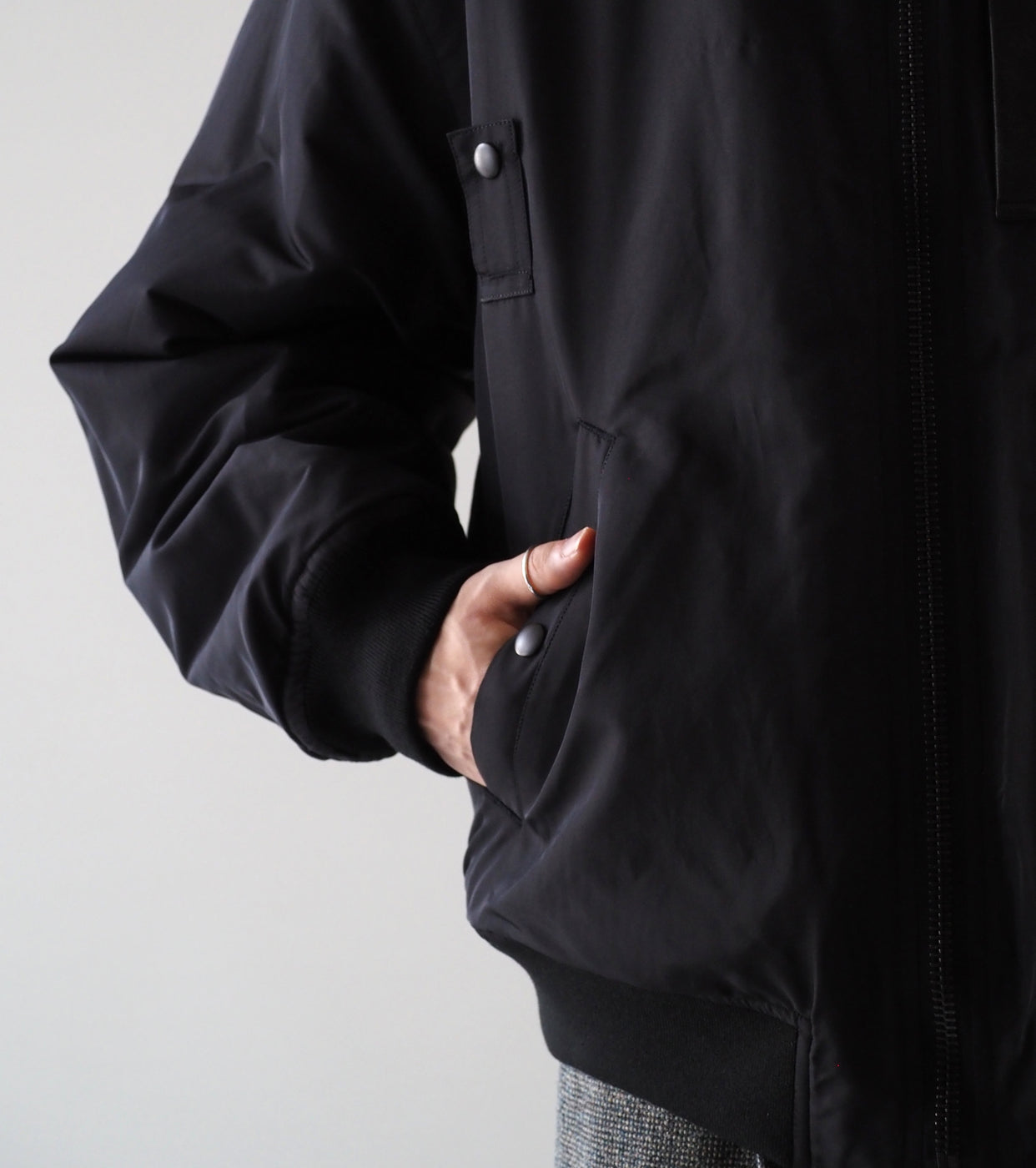 blurhms ポリシルク ツイル モディファイド MA-1 , Black