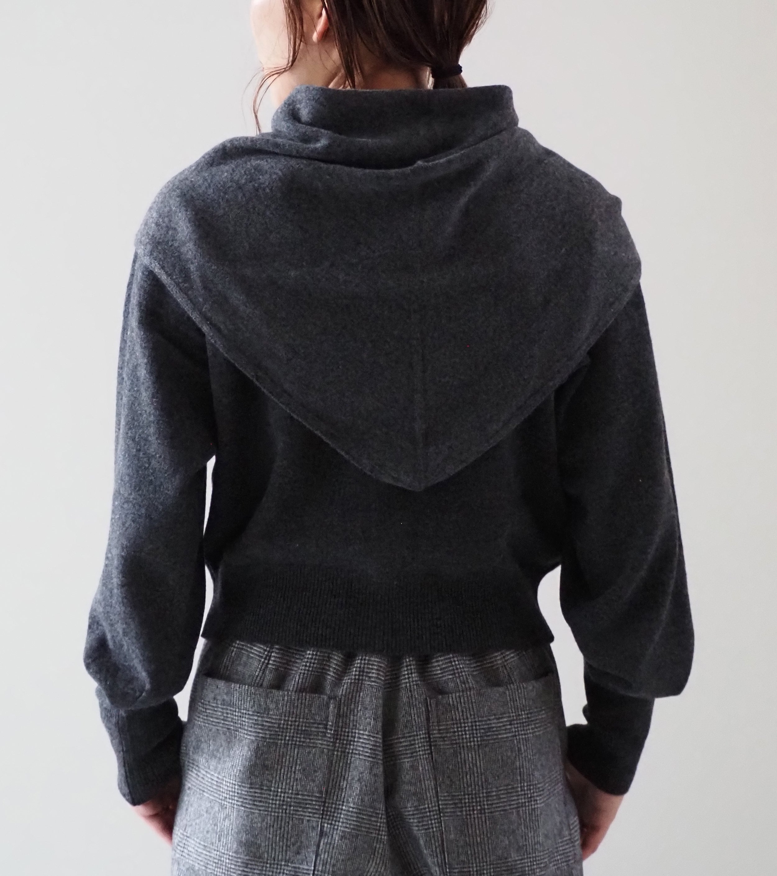 Oblada  トライアングル , Gray