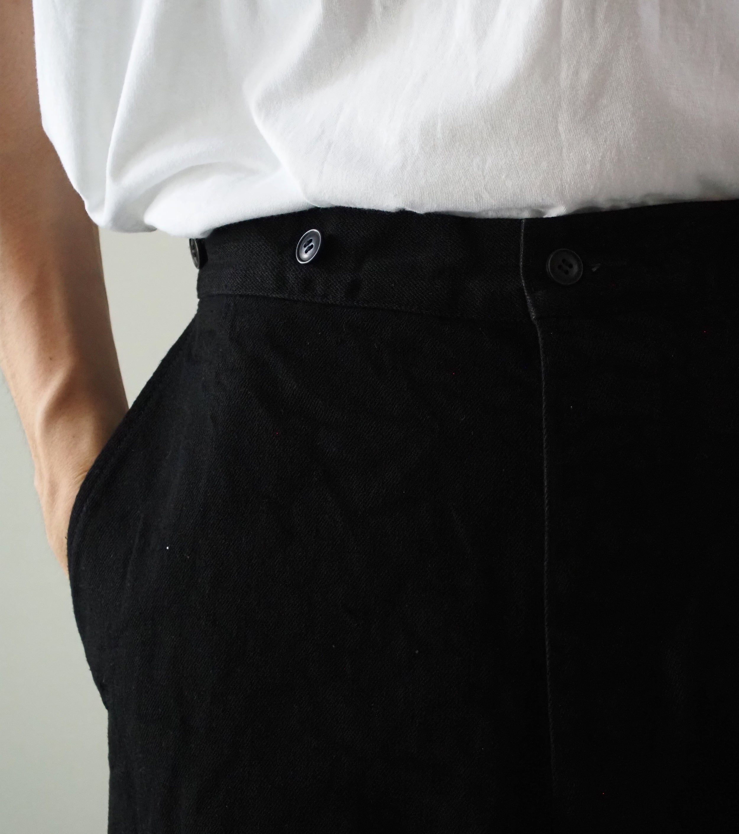 COMOLI ブラック デニム オーバー パンツ, Black