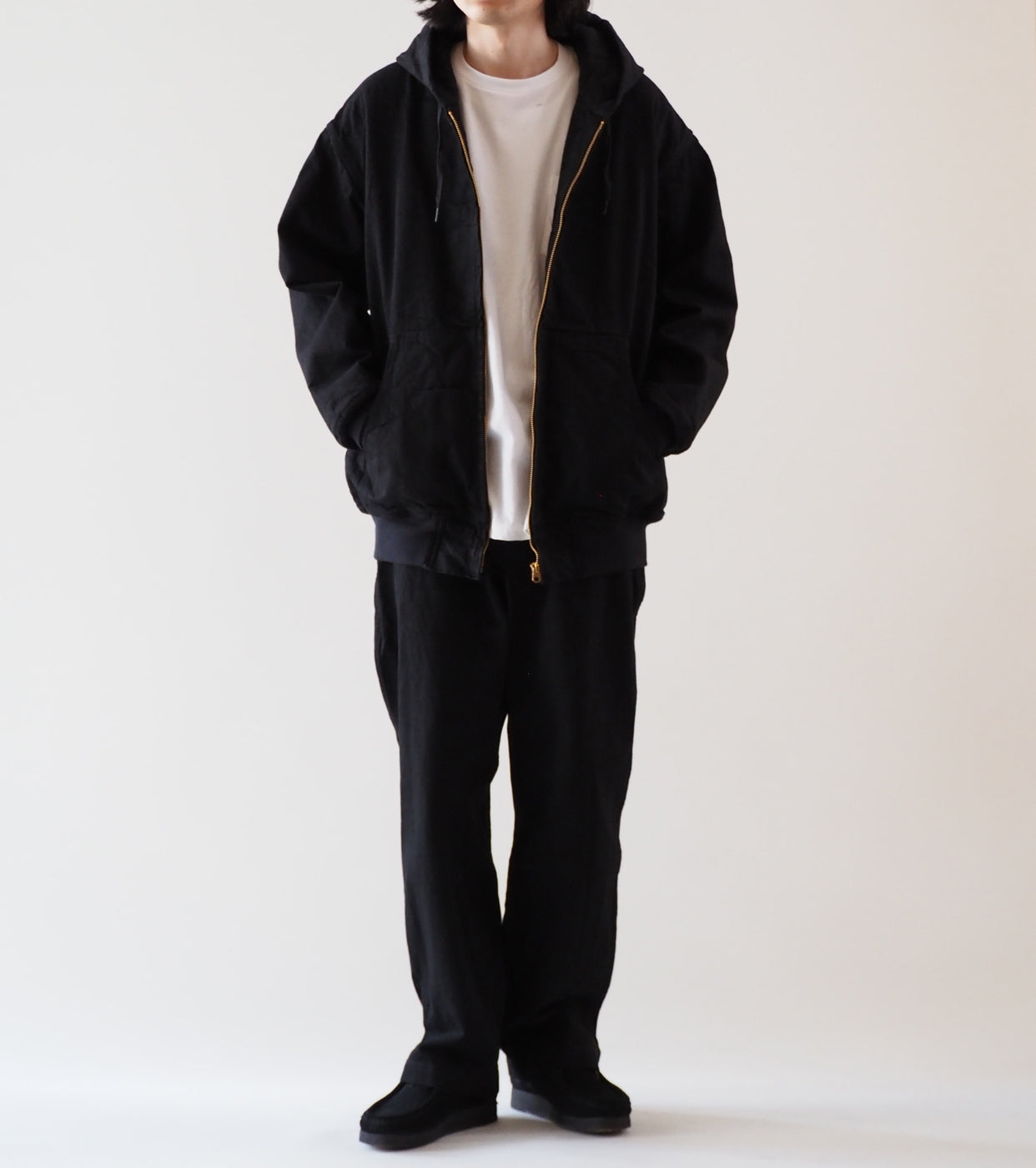 COMOLI ブラック デニム テーパード パンツ, Black