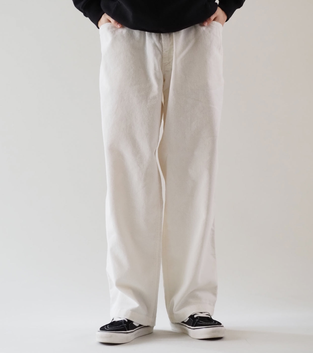 COMOLI コーデュロイ  ドローストリング パンツ , White