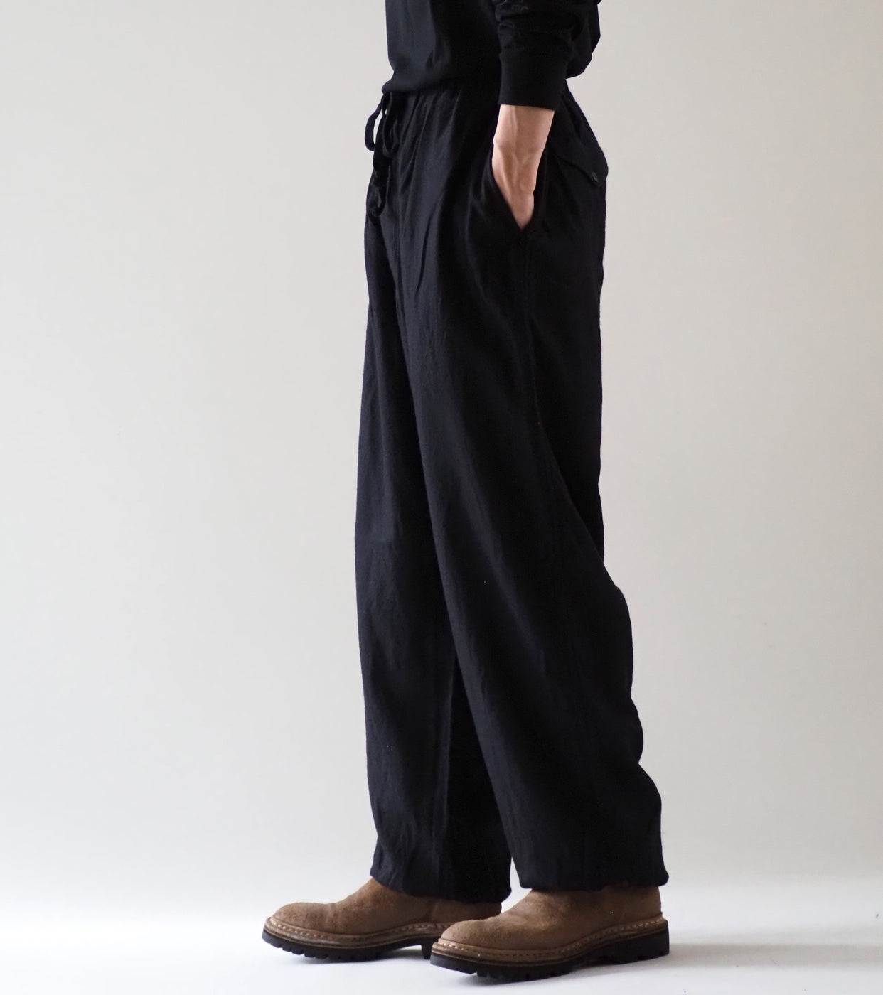 COMOLI カシミヤ シルク 製品染 ドローストリングパンツ, Navy