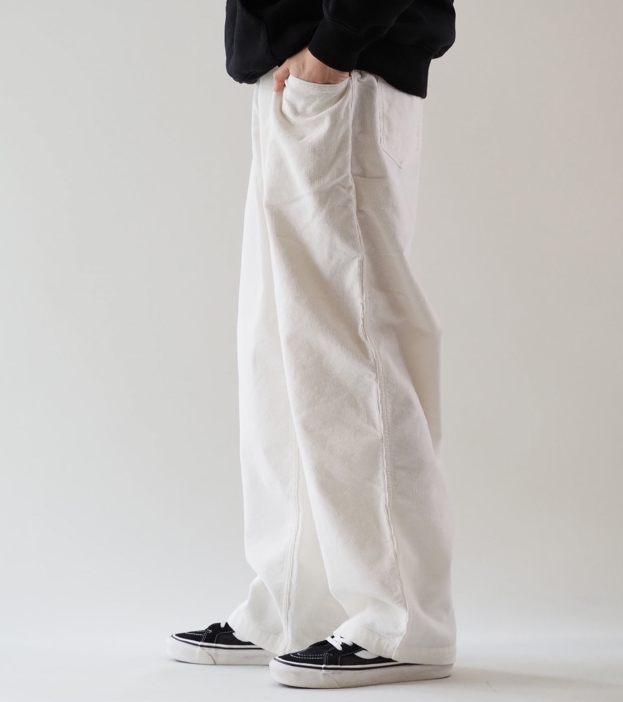 COMOLI コーデュロイ  ドローストリング パンツ , White