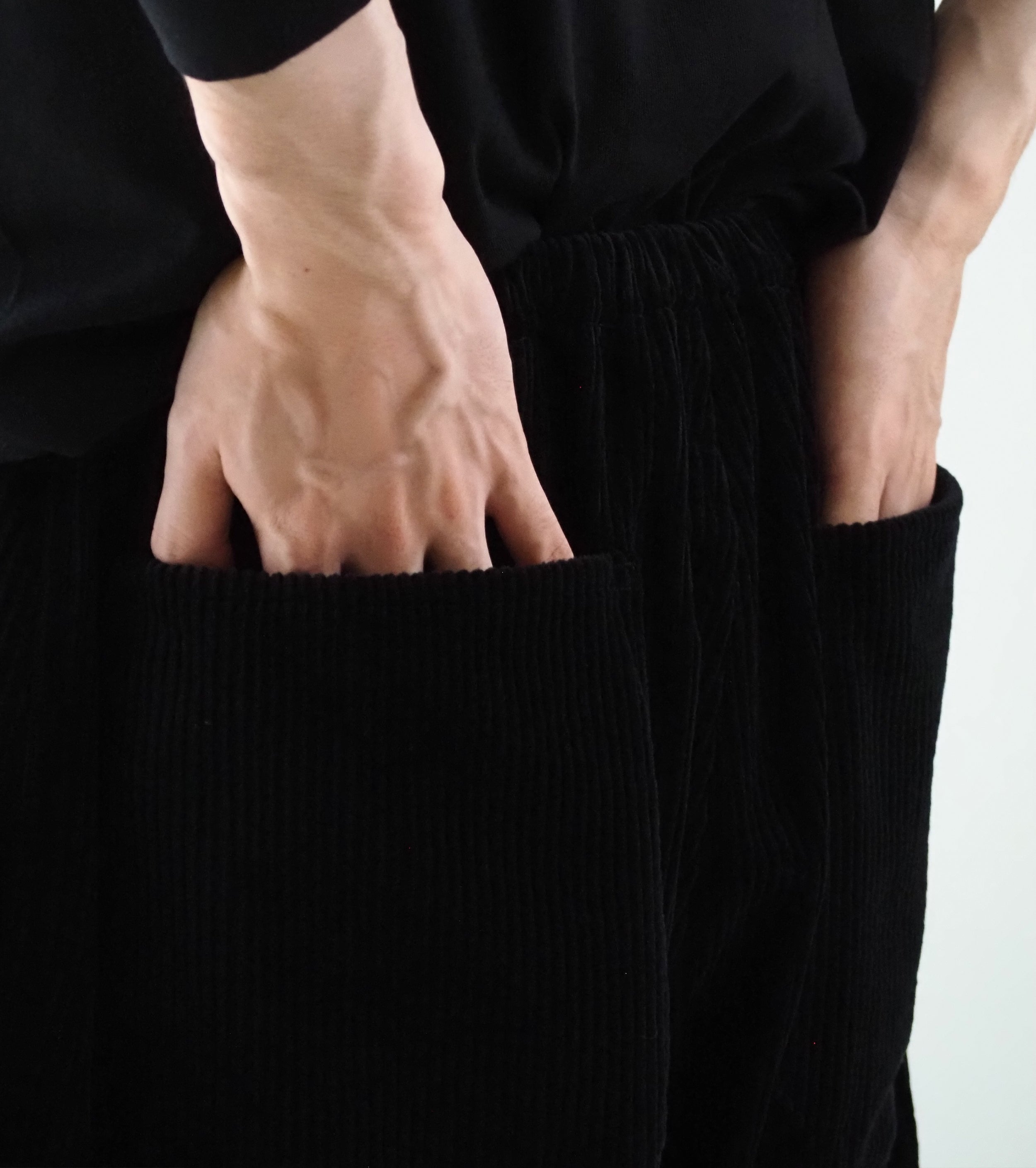 COMOLI Corduroy Drawstring  Pants , Black