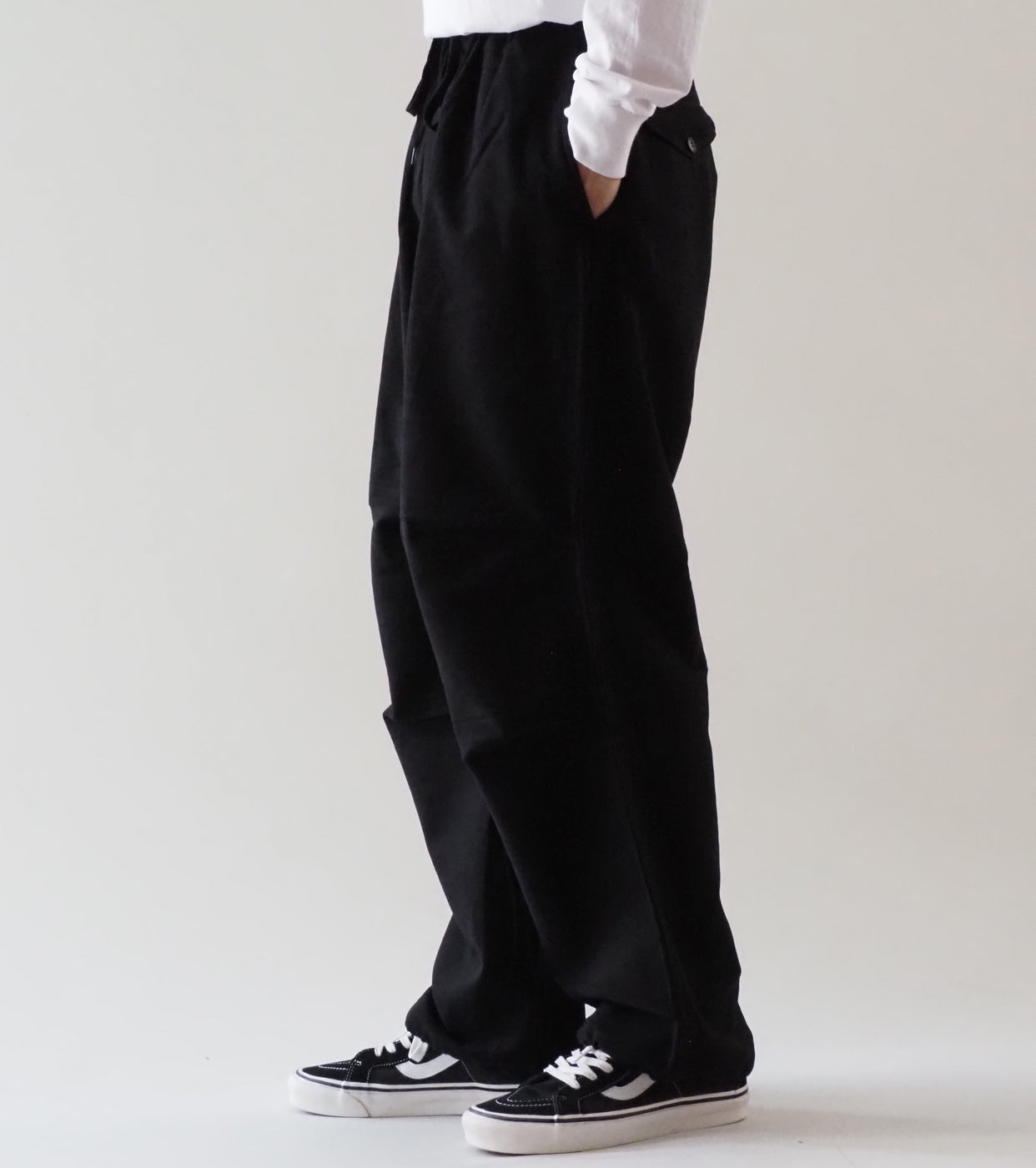 COMOLI  Moleskin Knee Tuck Pants, Black