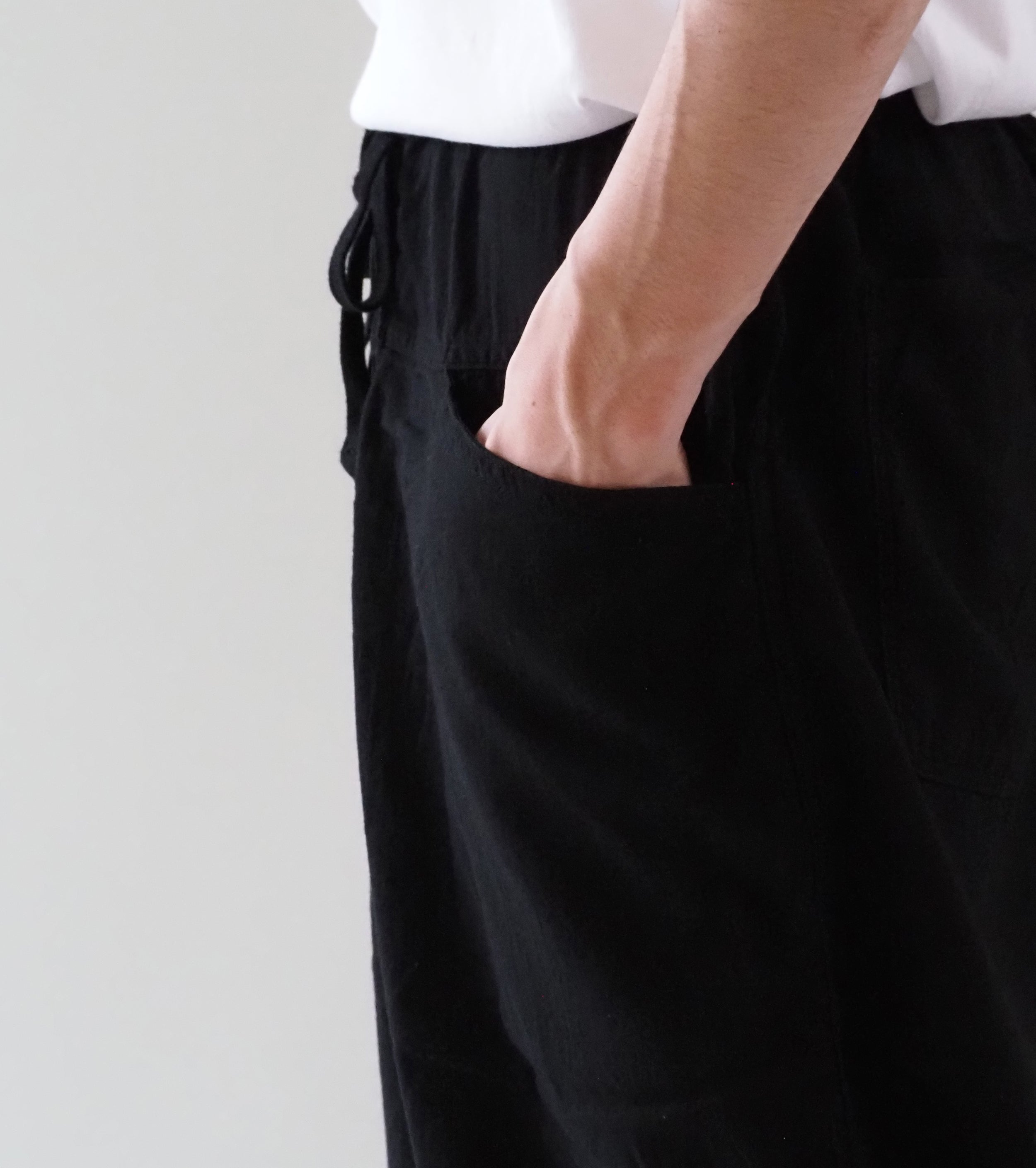 COMOLI オックス ドローストリング パンツ , Black