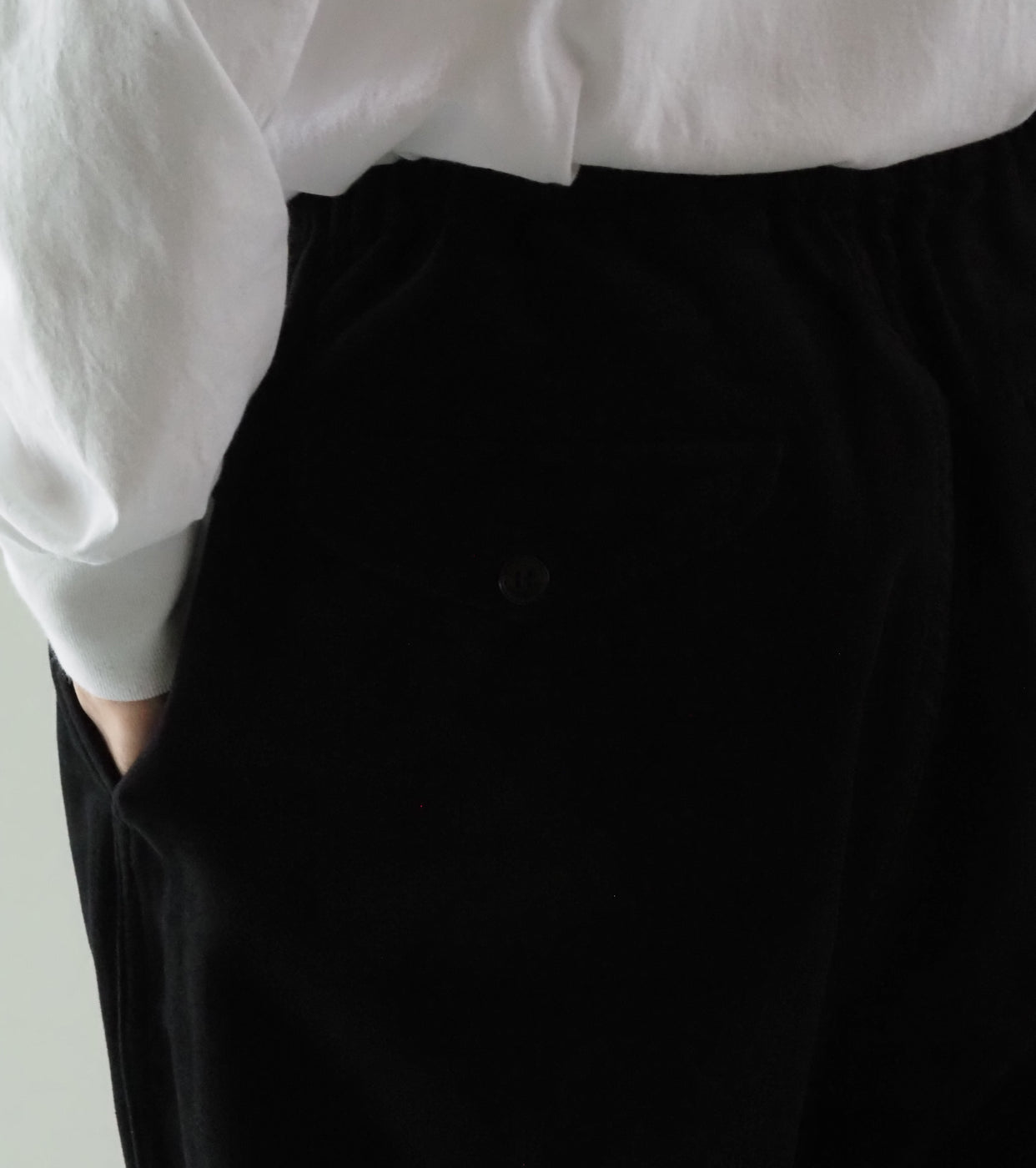 COMOLI  Moleskin Knee Tuck Pants, Black