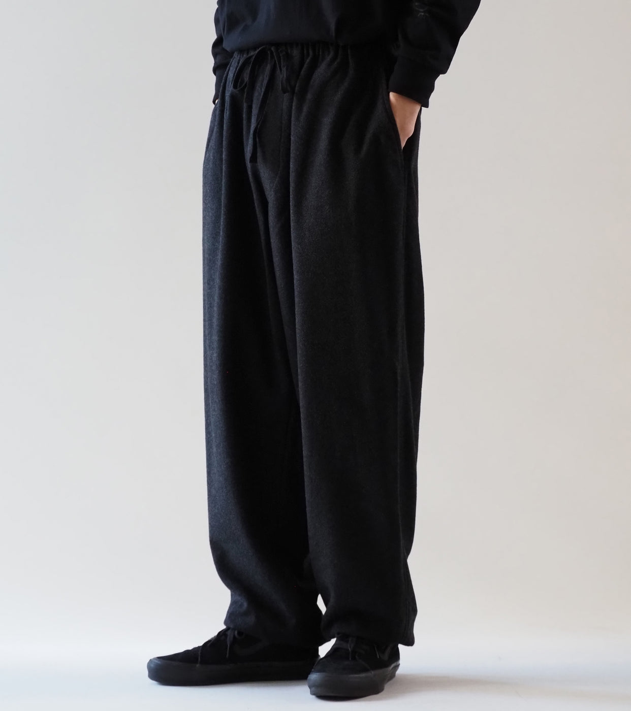 COMOLI カシミヤ ドローストリング パンツ, Charcoal