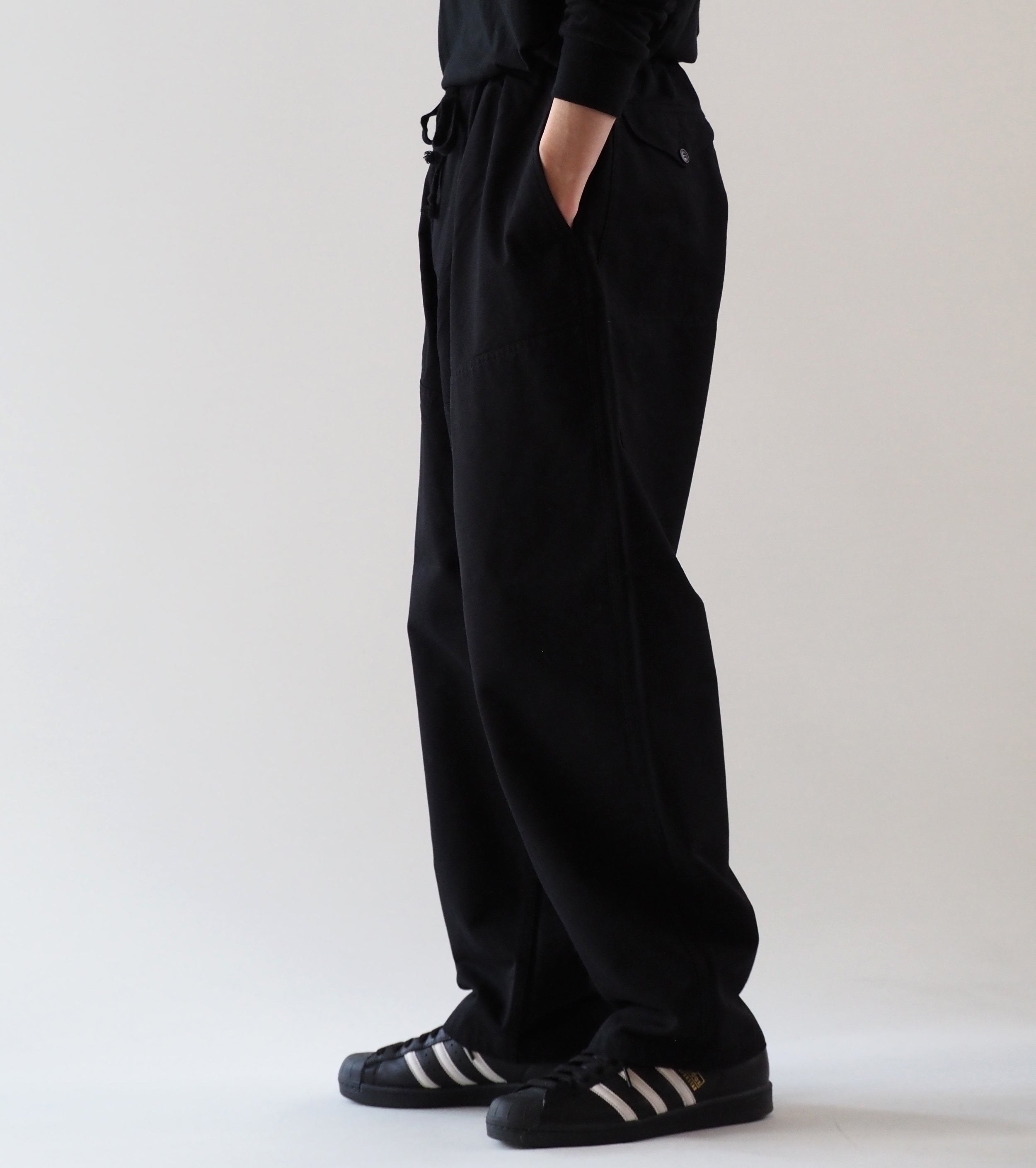 COMOLI ポストワーク ツイル ハンティング パンツ , Black