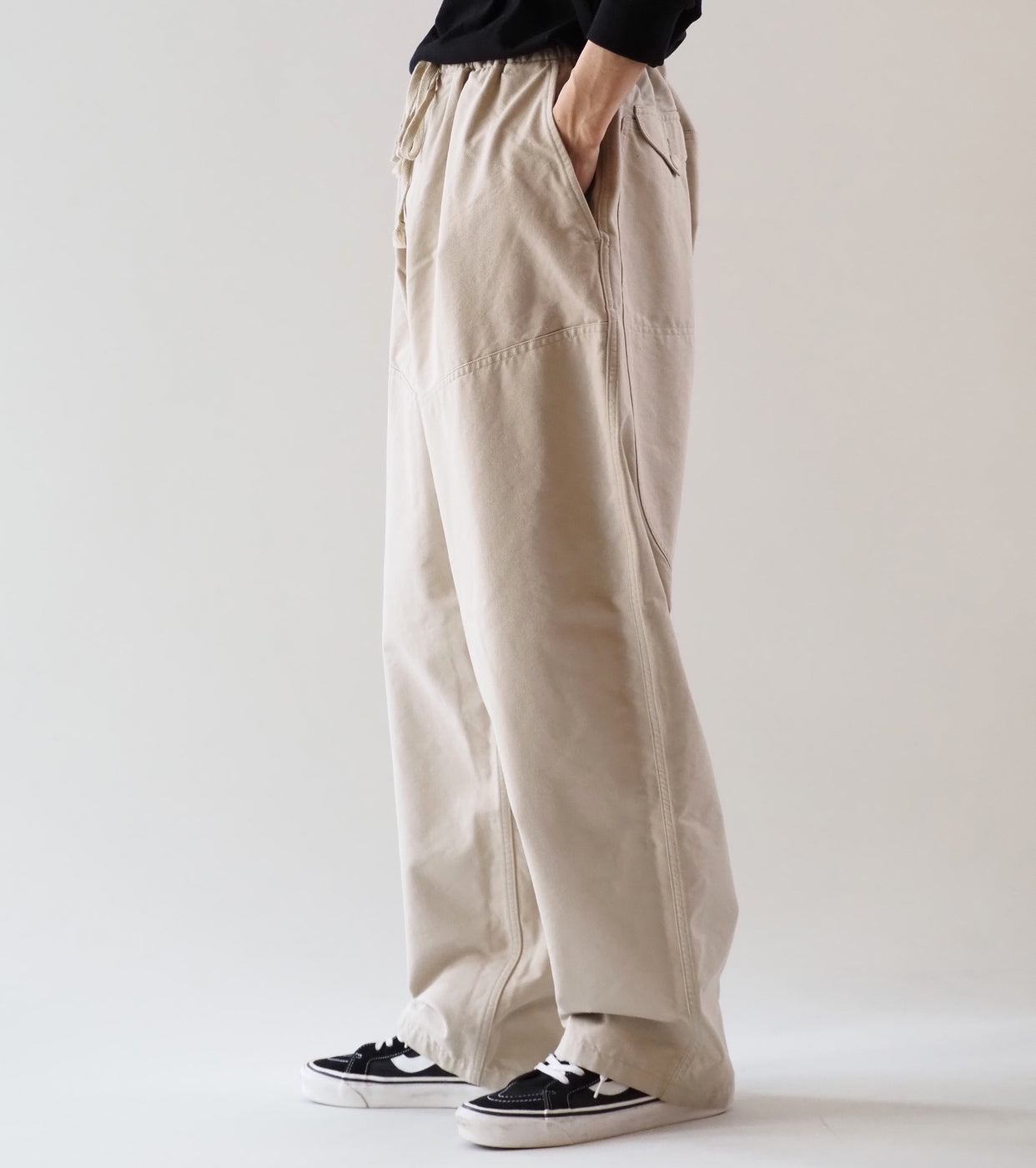 COMOLI ポストワーク ツイル ハンティング パンツ , Ivory