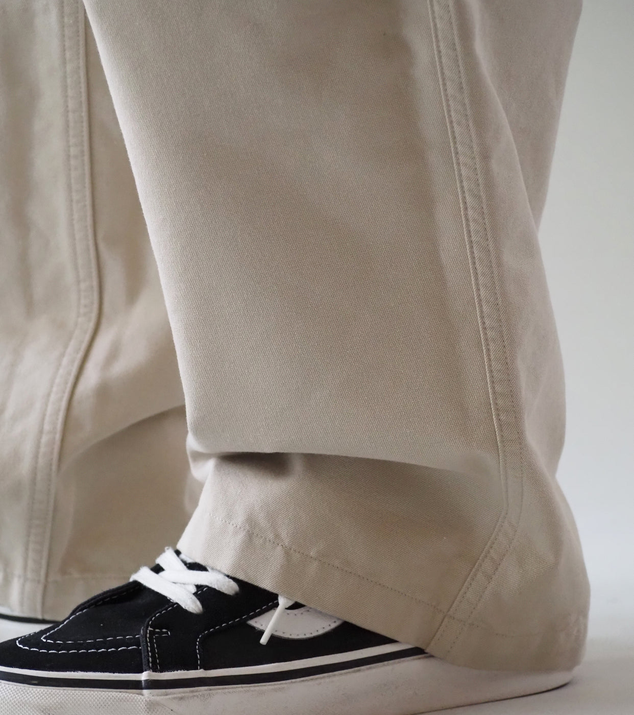 COMOLI ポストワーク ツイル ハンティング パンツ , Ivory