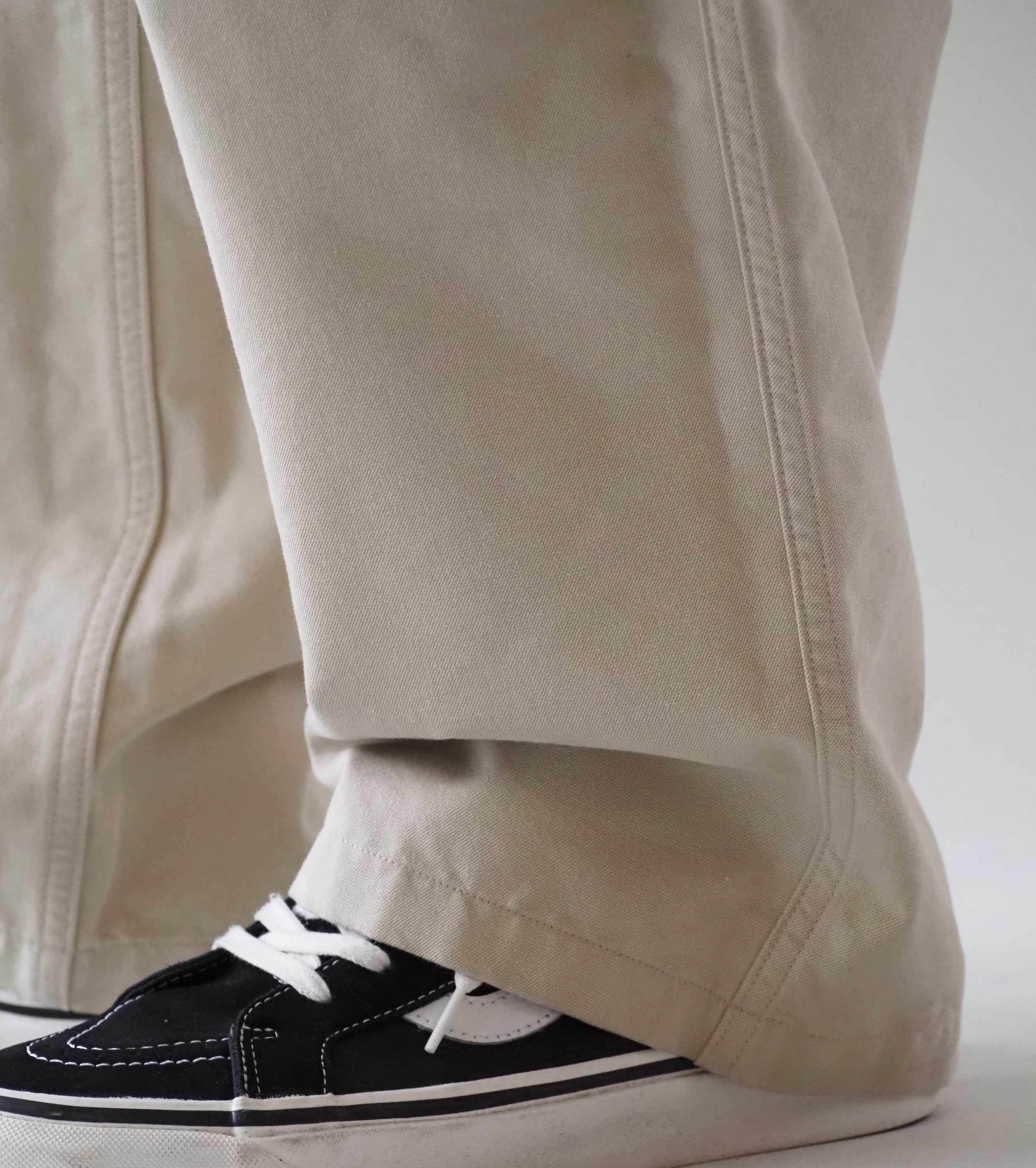 COMOLI ポストワーク ツイル ハンティング パンツ , Ivory