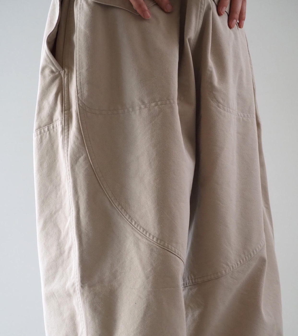 COMOLI ポストワーク ツイル ハンティング パンツ , Ivory