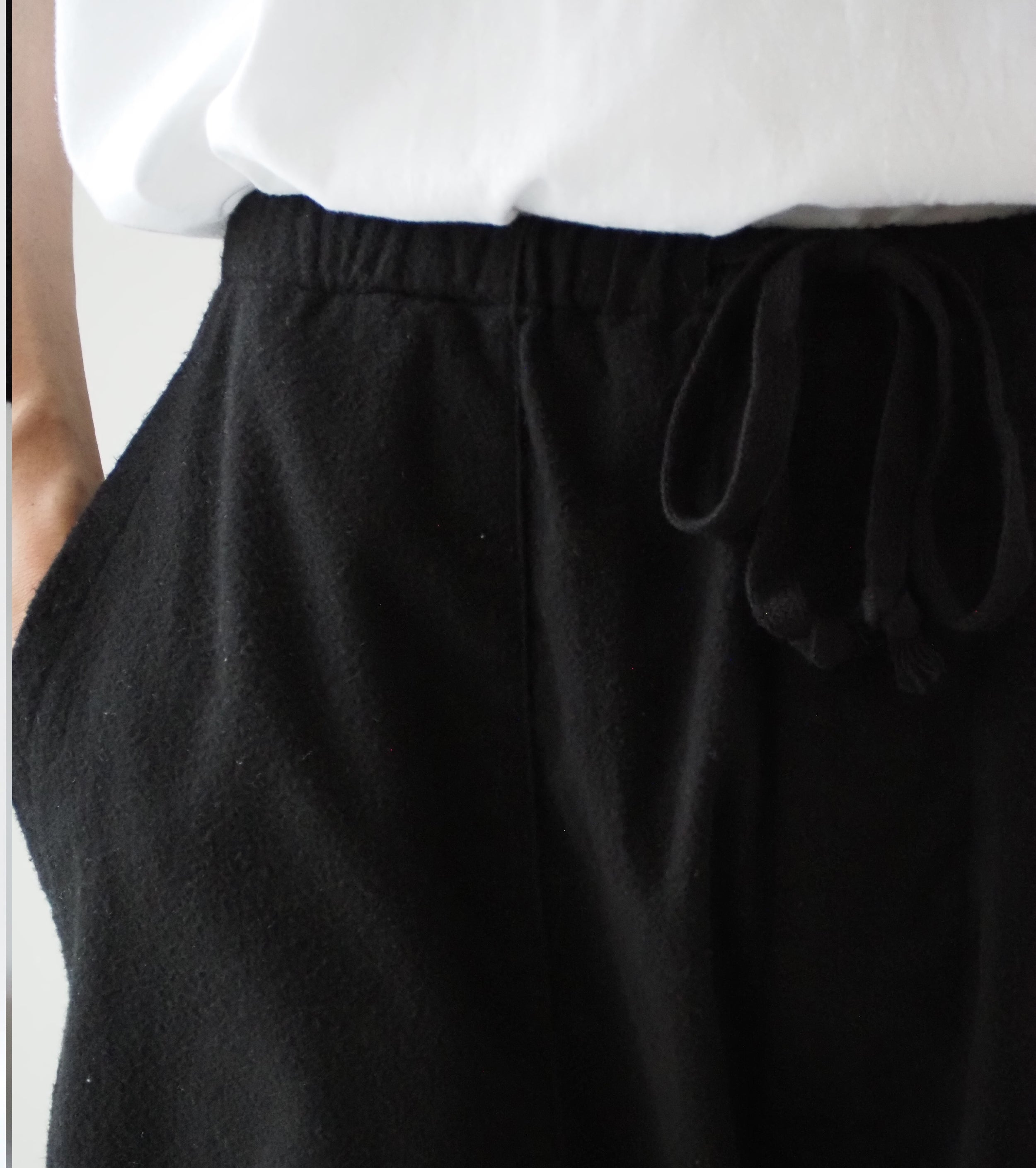 COMOLI コットンネル  テーパード パンツ, Black