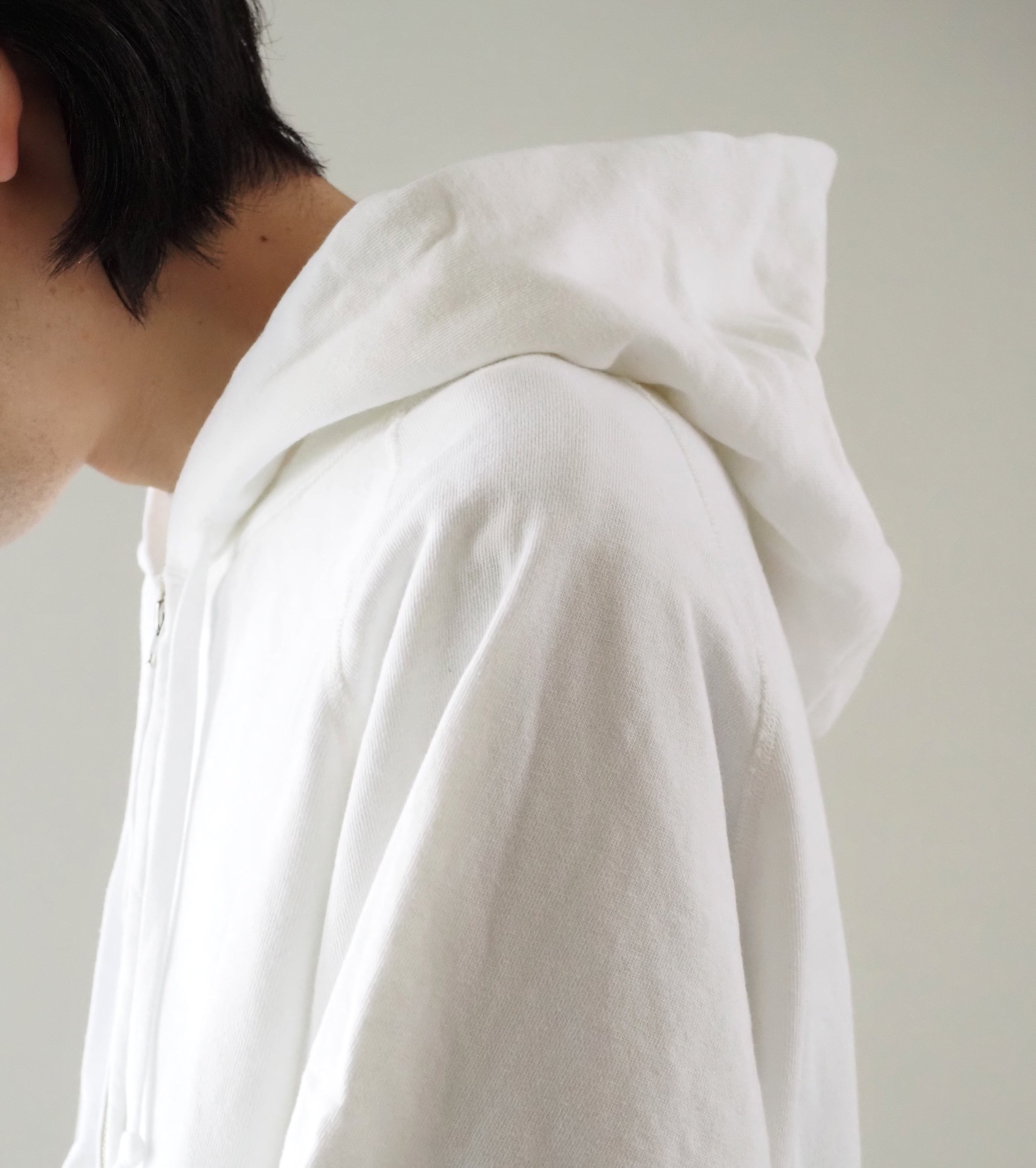 COMOLI LW Cotton Loopback Zip Hoodie, White