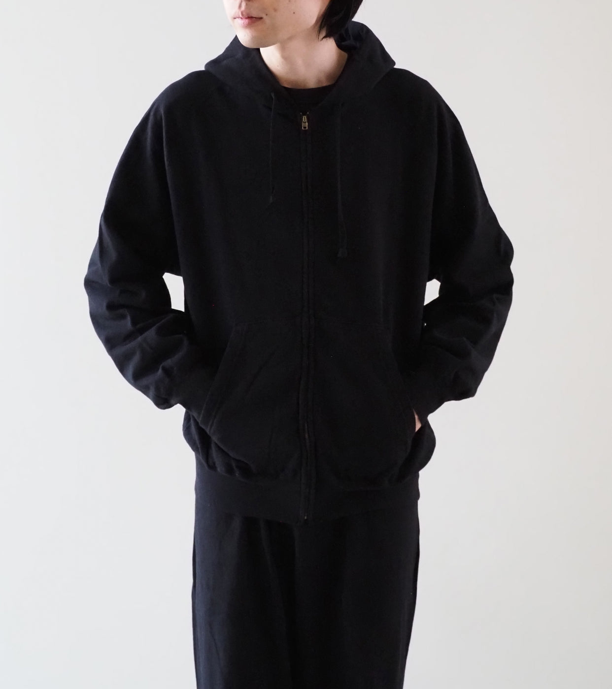 COMOLI LW Cotton Loopback Zip Hoodie, Black