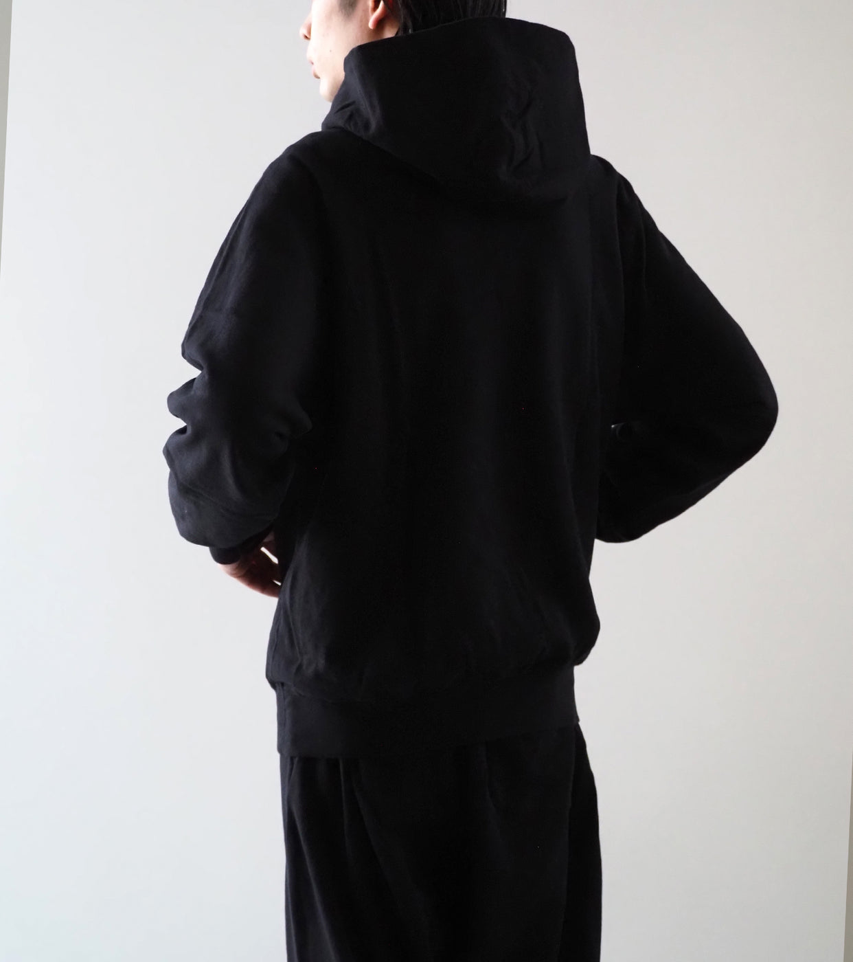 COMOLI LW Cotton Loopback Zip Hoodie, Black