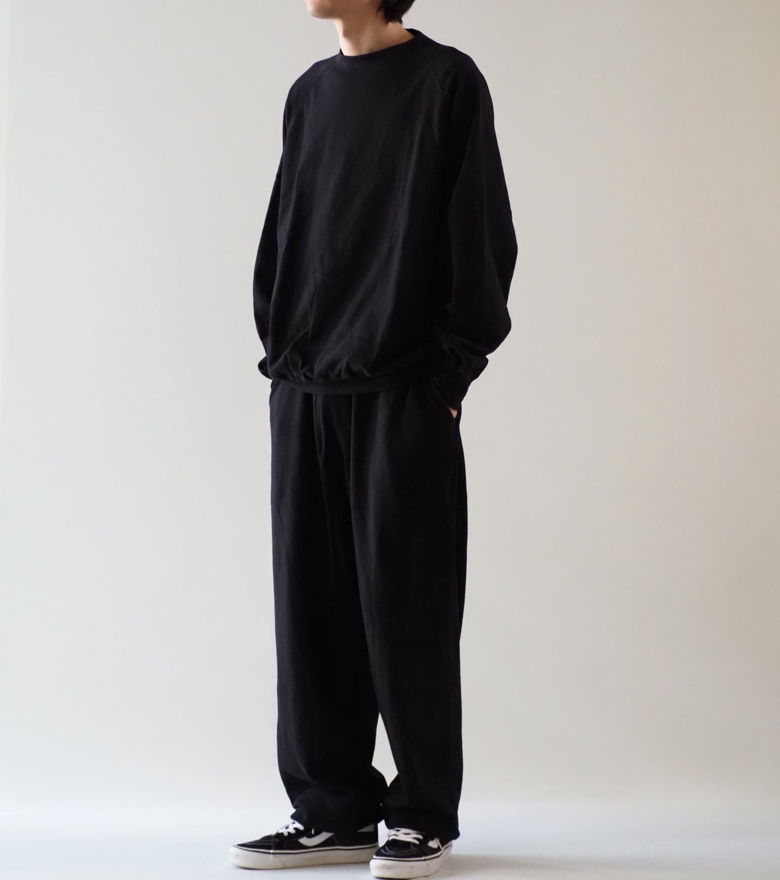 COMOLI LW Cotton Loopback Crew Neck, Black