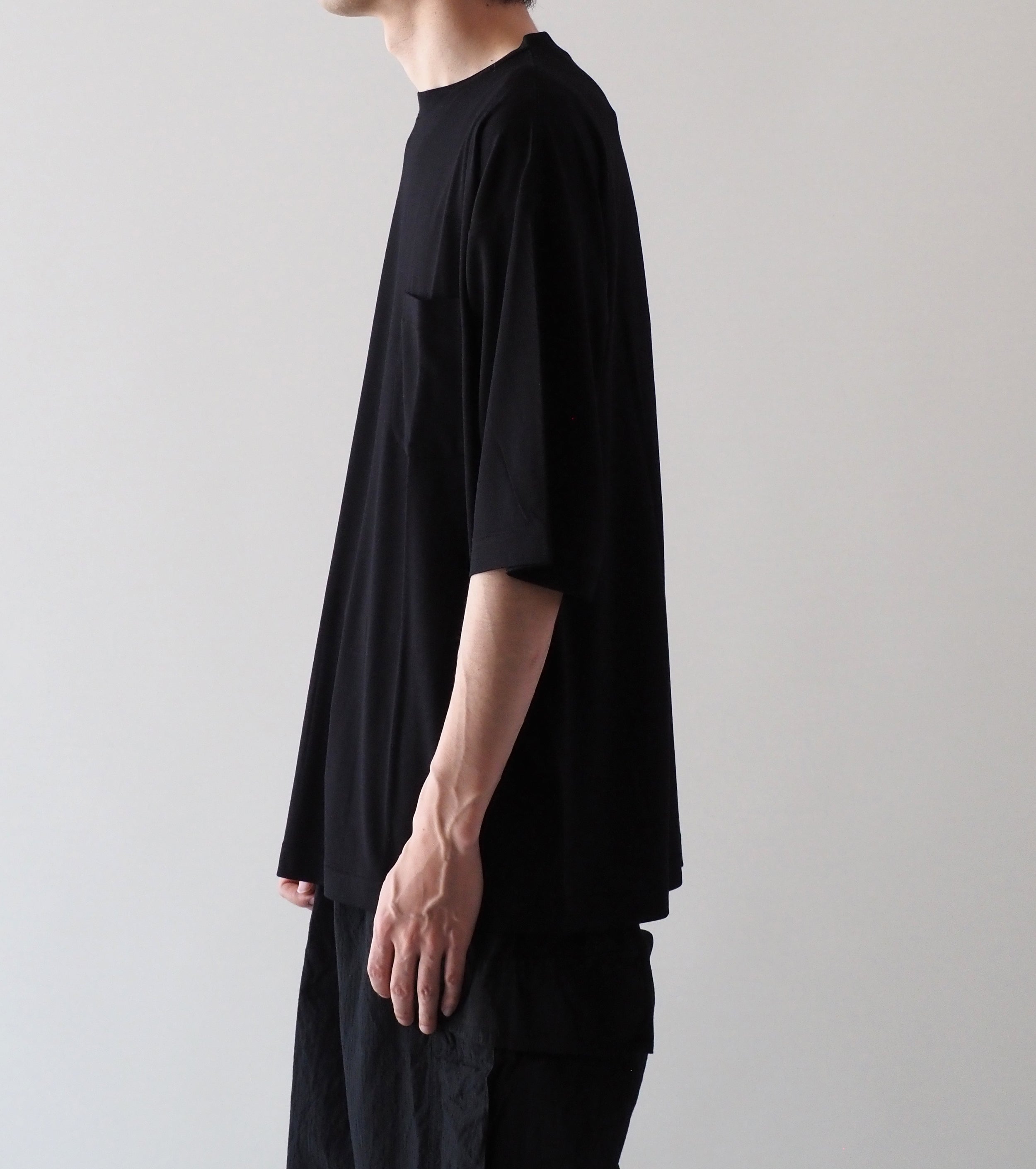 COMOLI サマーウール 半袖 Tシャツ , Black – Navyblue