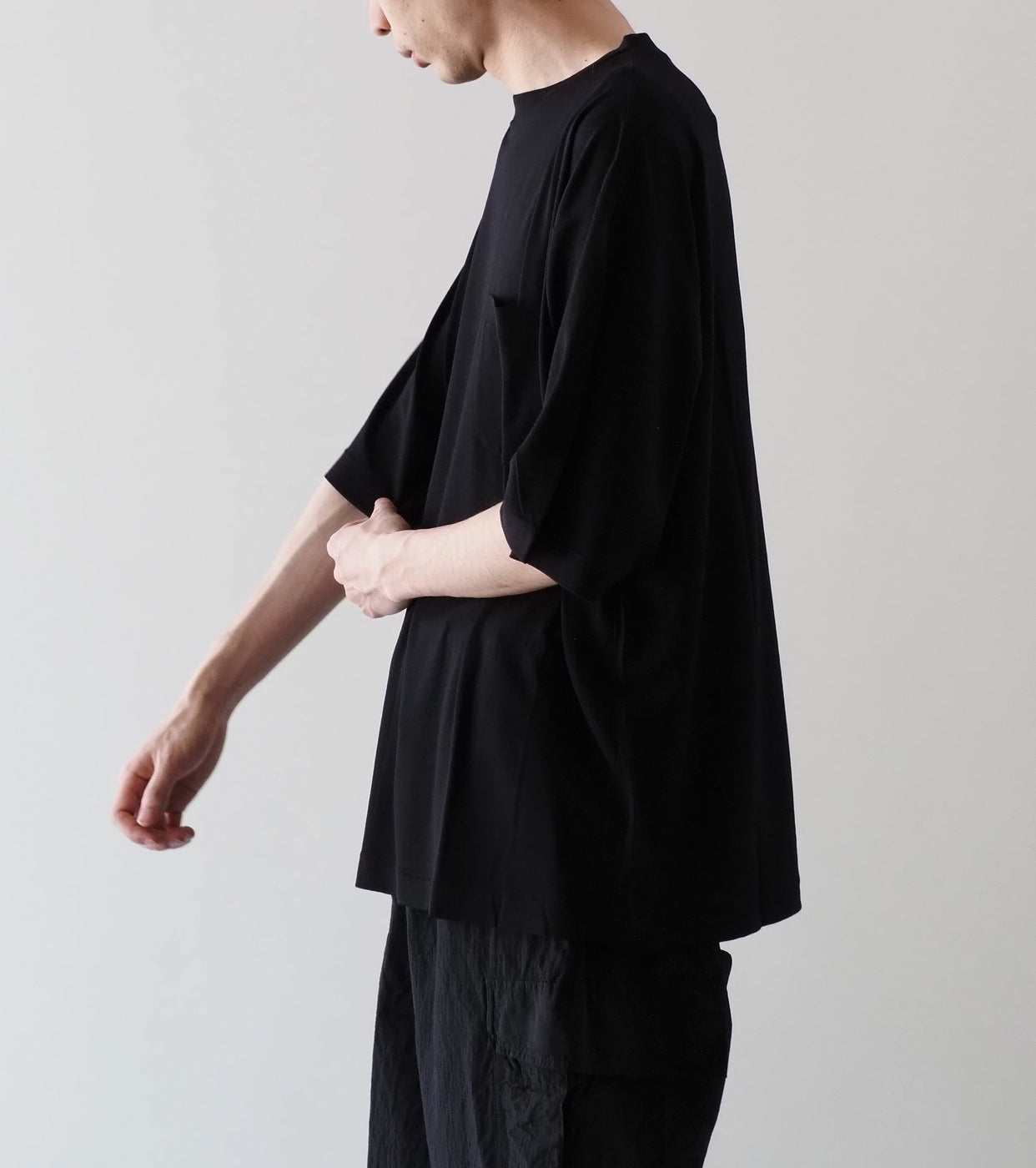 COMOLI サマーウール 半袖 Tシャツ , Black – Navyblue