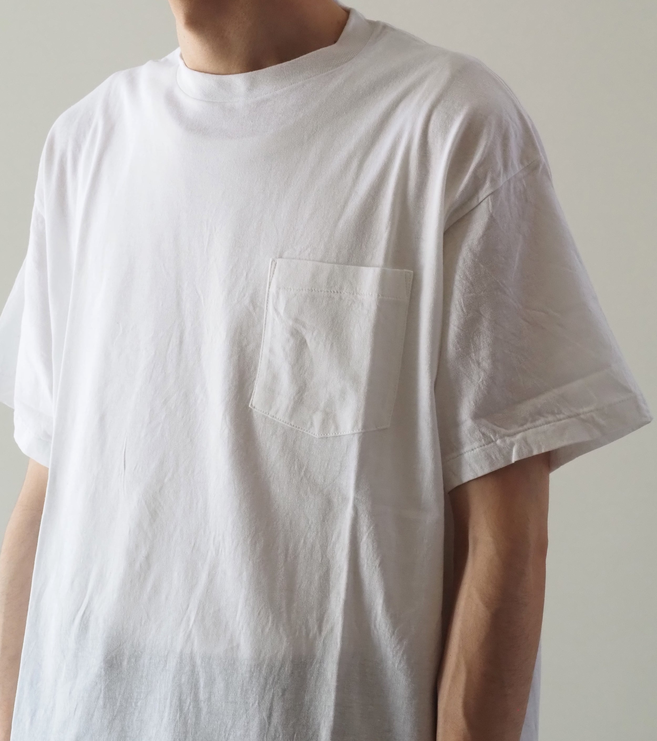 COMOLI サープラス ティーシャツ , White – Navyblue