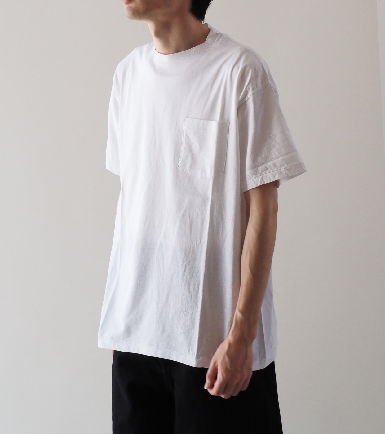 COMOLI サープラス ティーシャツ , White – Navyblue