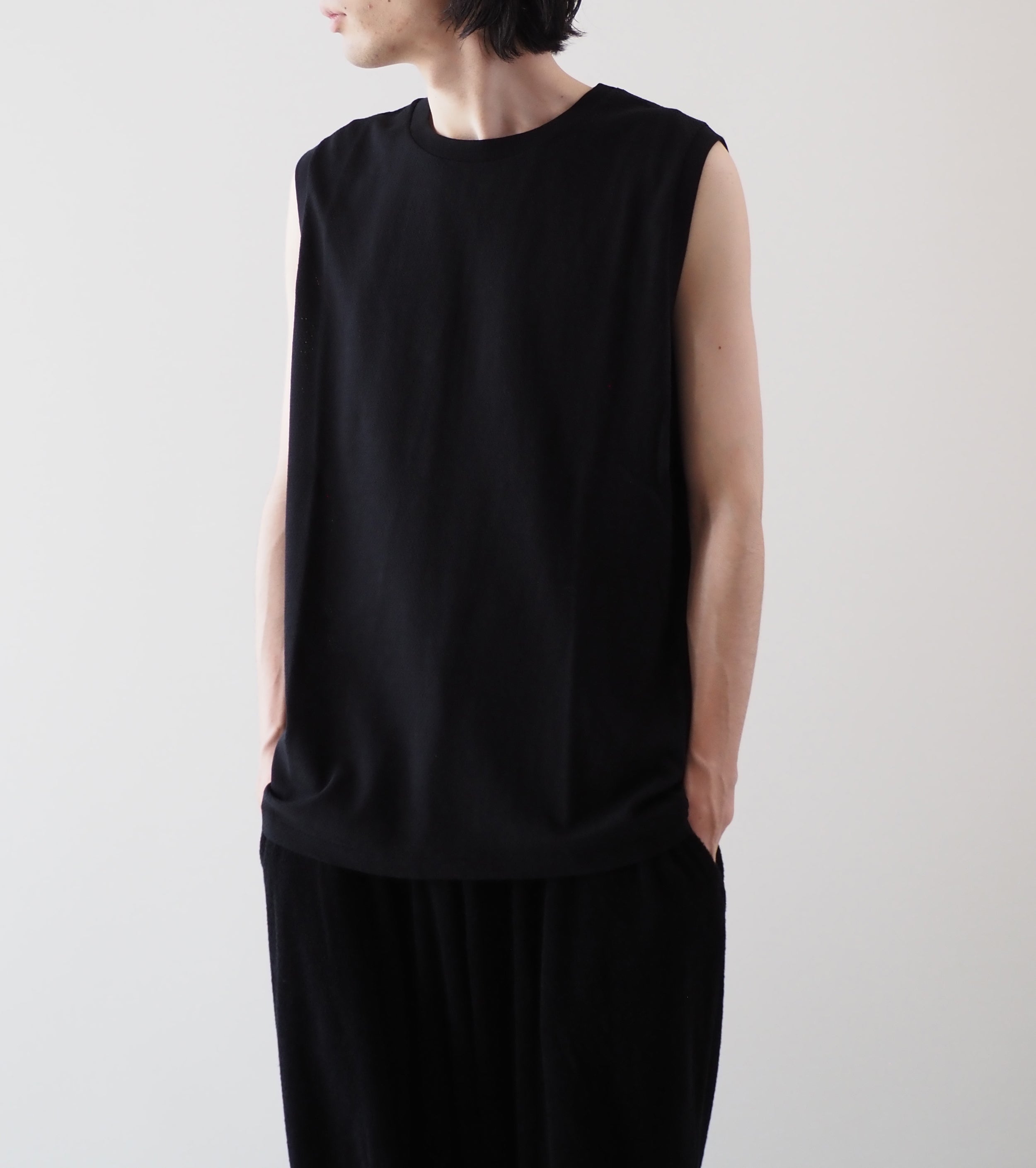 COMOLI Cotton Mesh Sleeveless, Black