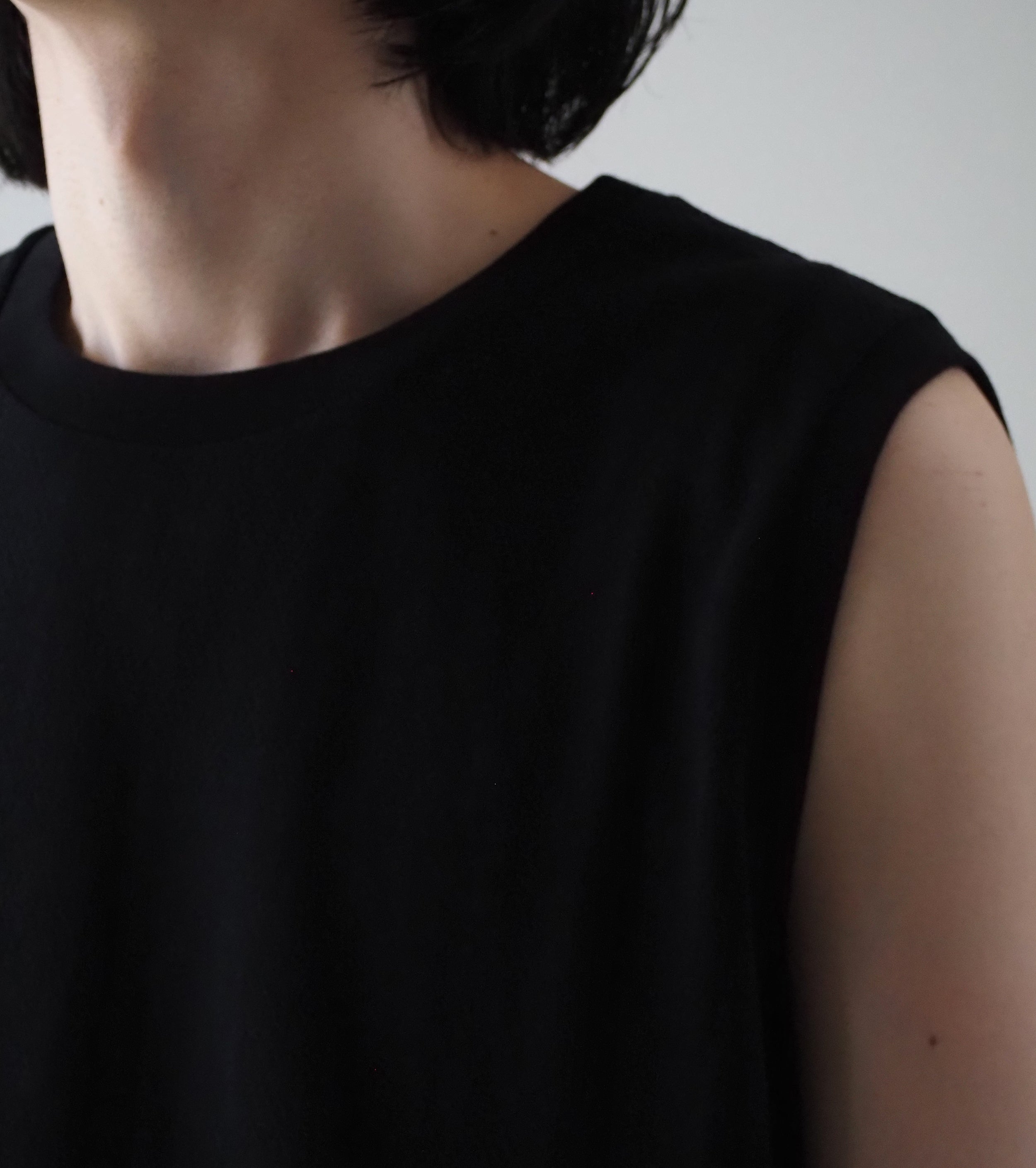 COMOLI Cotton Mesh Sleeveless, Black