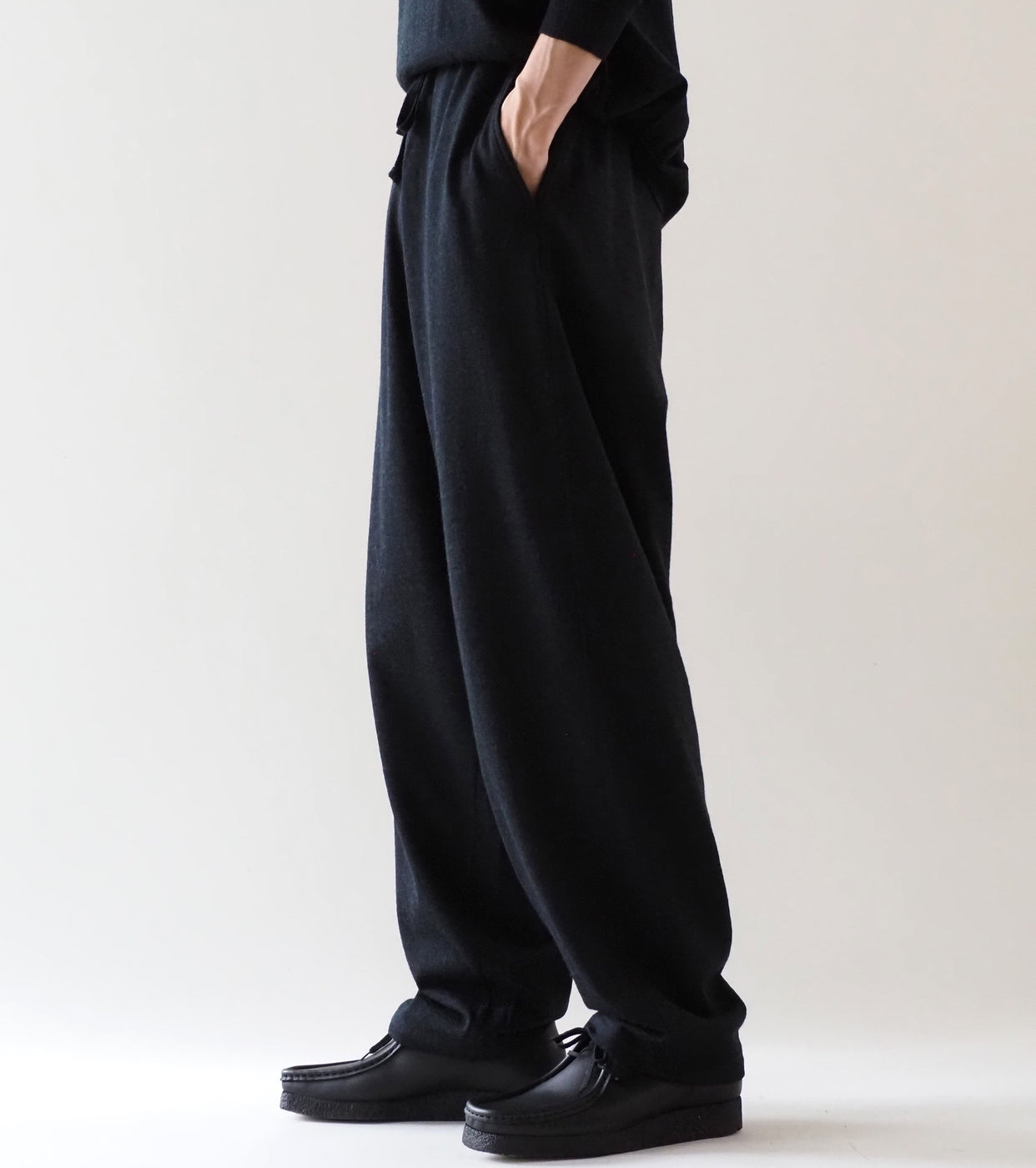 COMOLI Wool Knit Tapered Pants , Charcoal