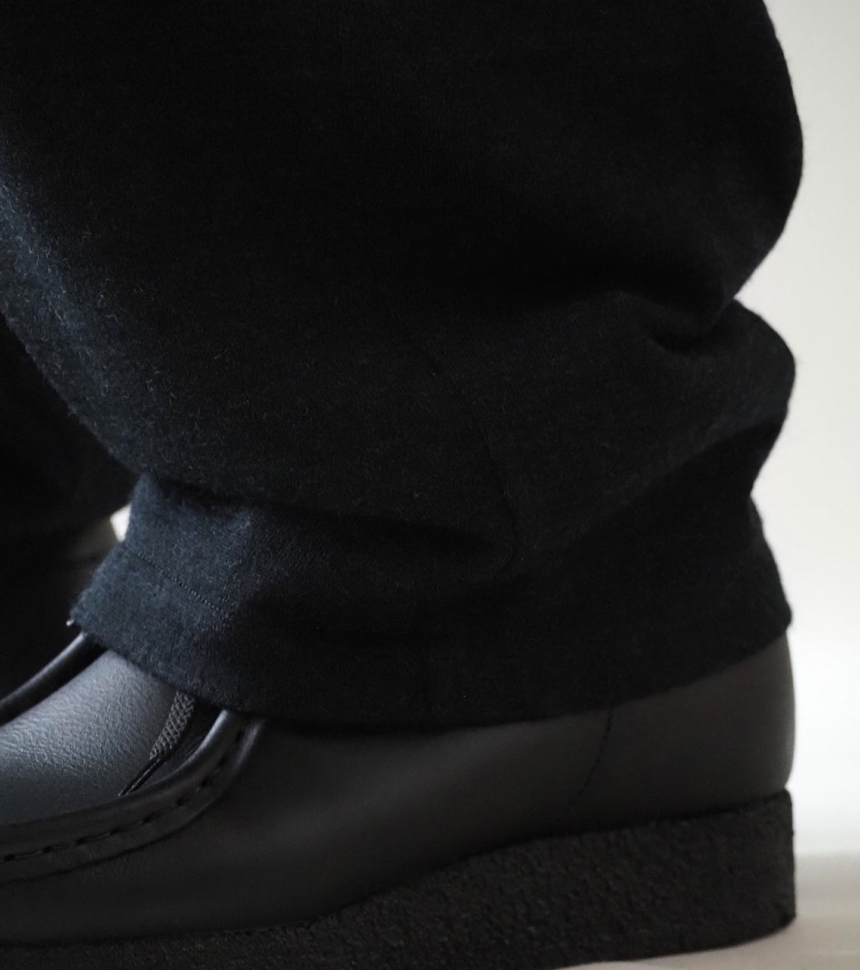 COMOLI Wool Knit Tapered Pants , Charcoal