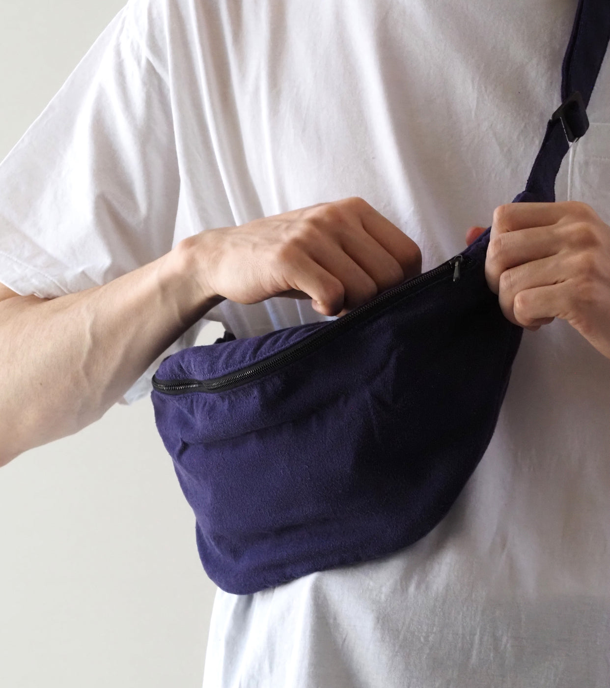 COMOLI Silk Nep WAIST BAG, Purple