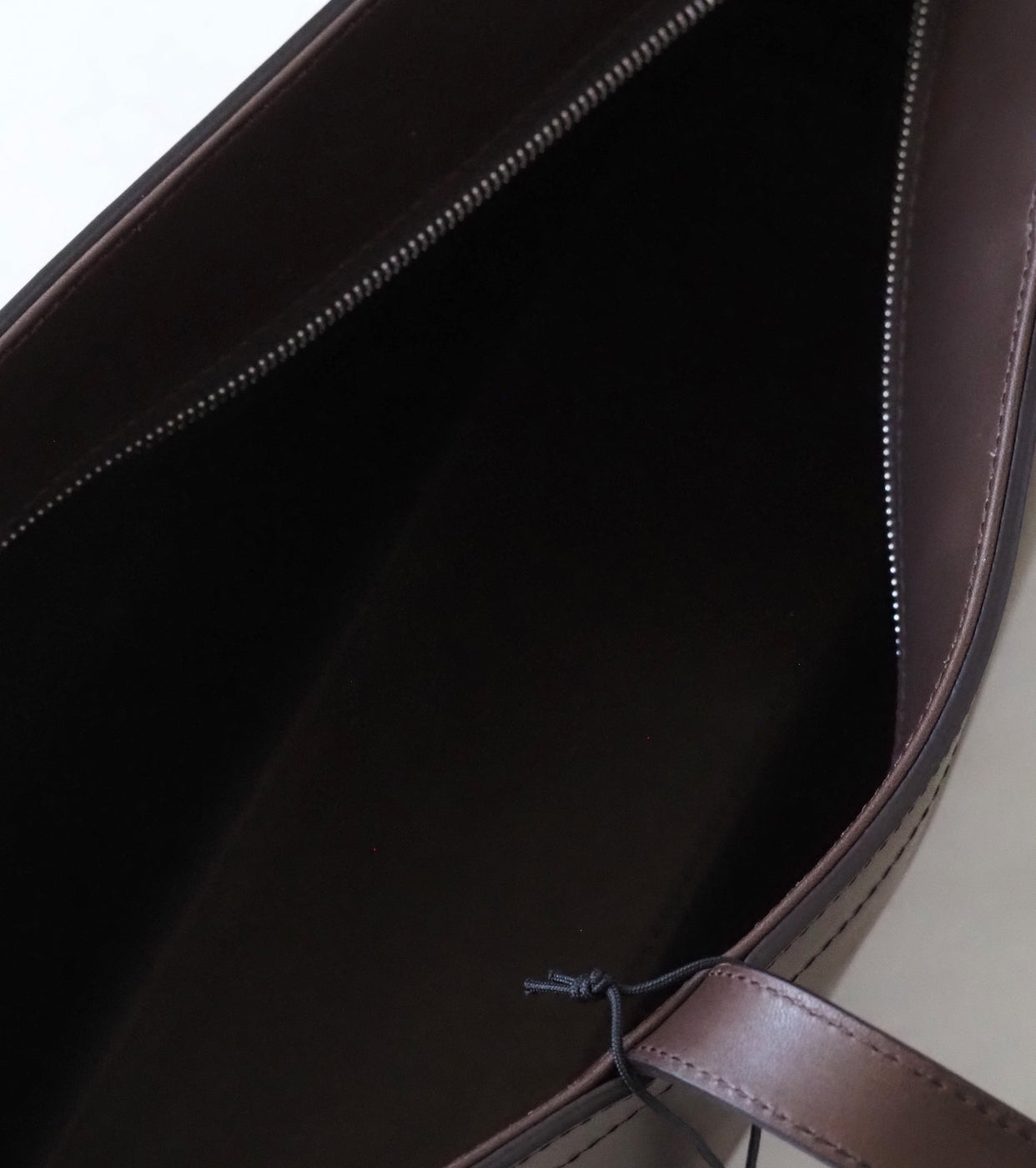 Aeta  LONG HANDLE ZIPPER TOTE : S , Dark Brown