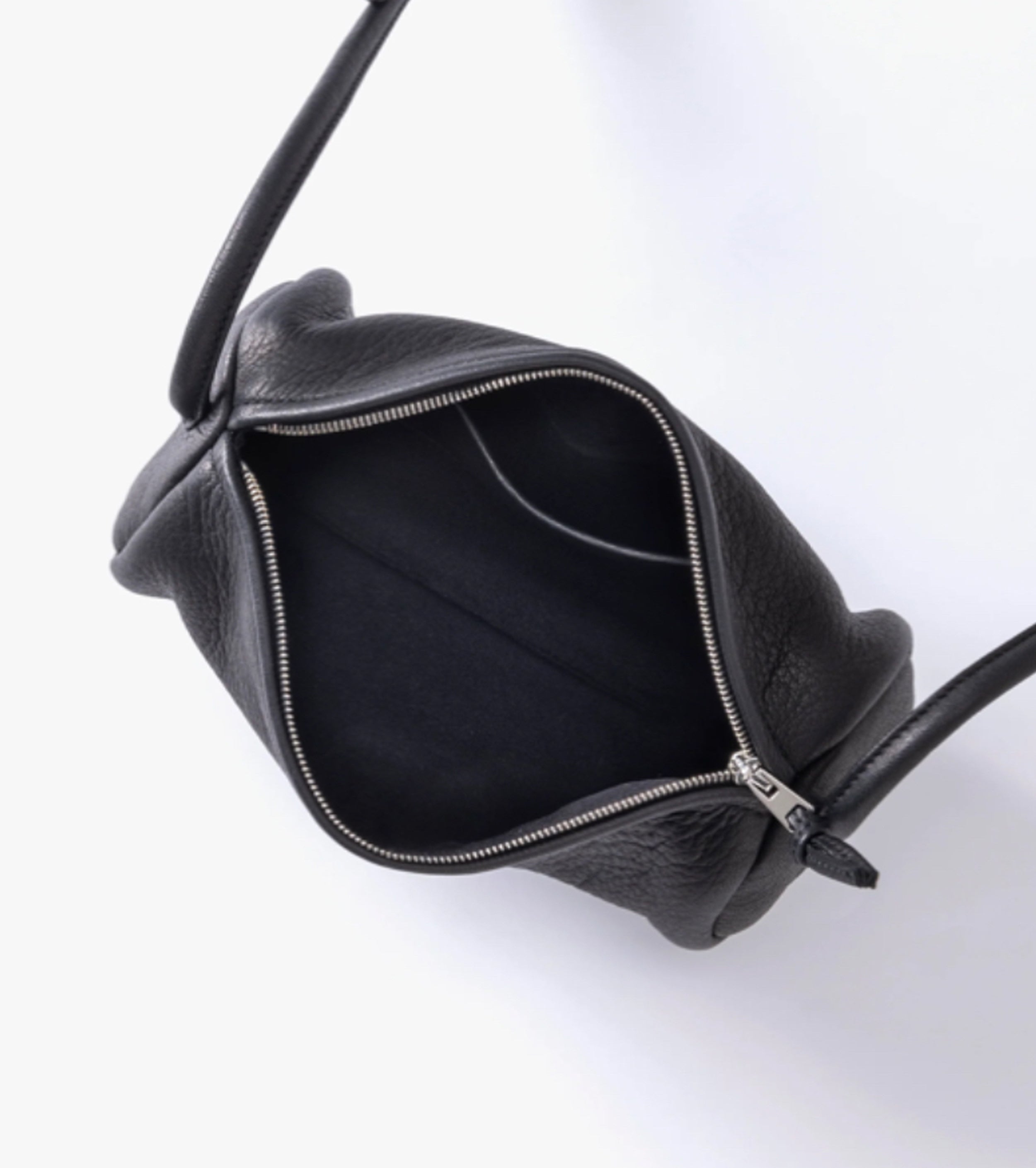 Aeta CYLINDER SHOULDER , Black