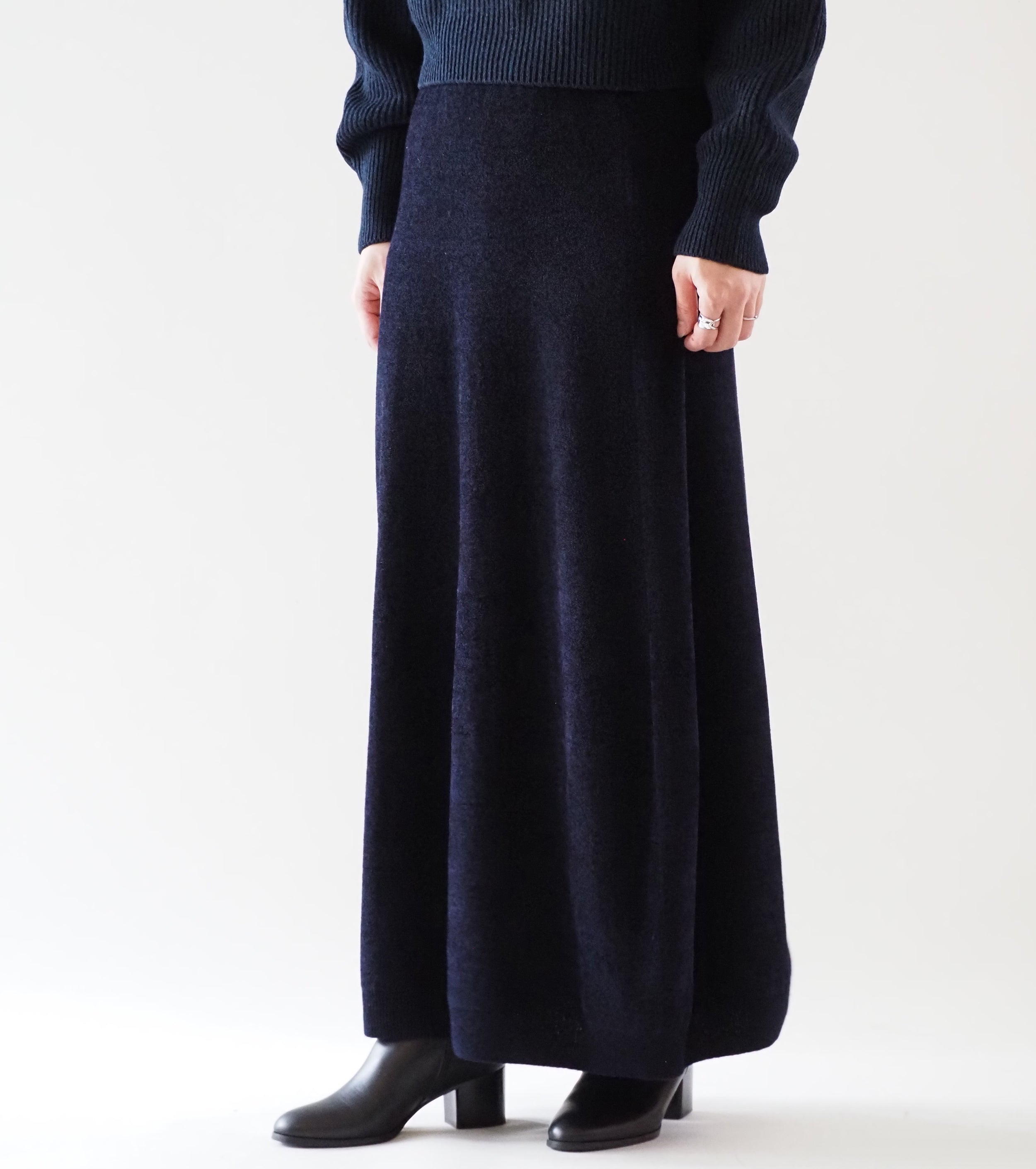 Unfil EX.SUPERFINE LAMBS WOOL & RAYON MOLE SKIRT,  Navy
