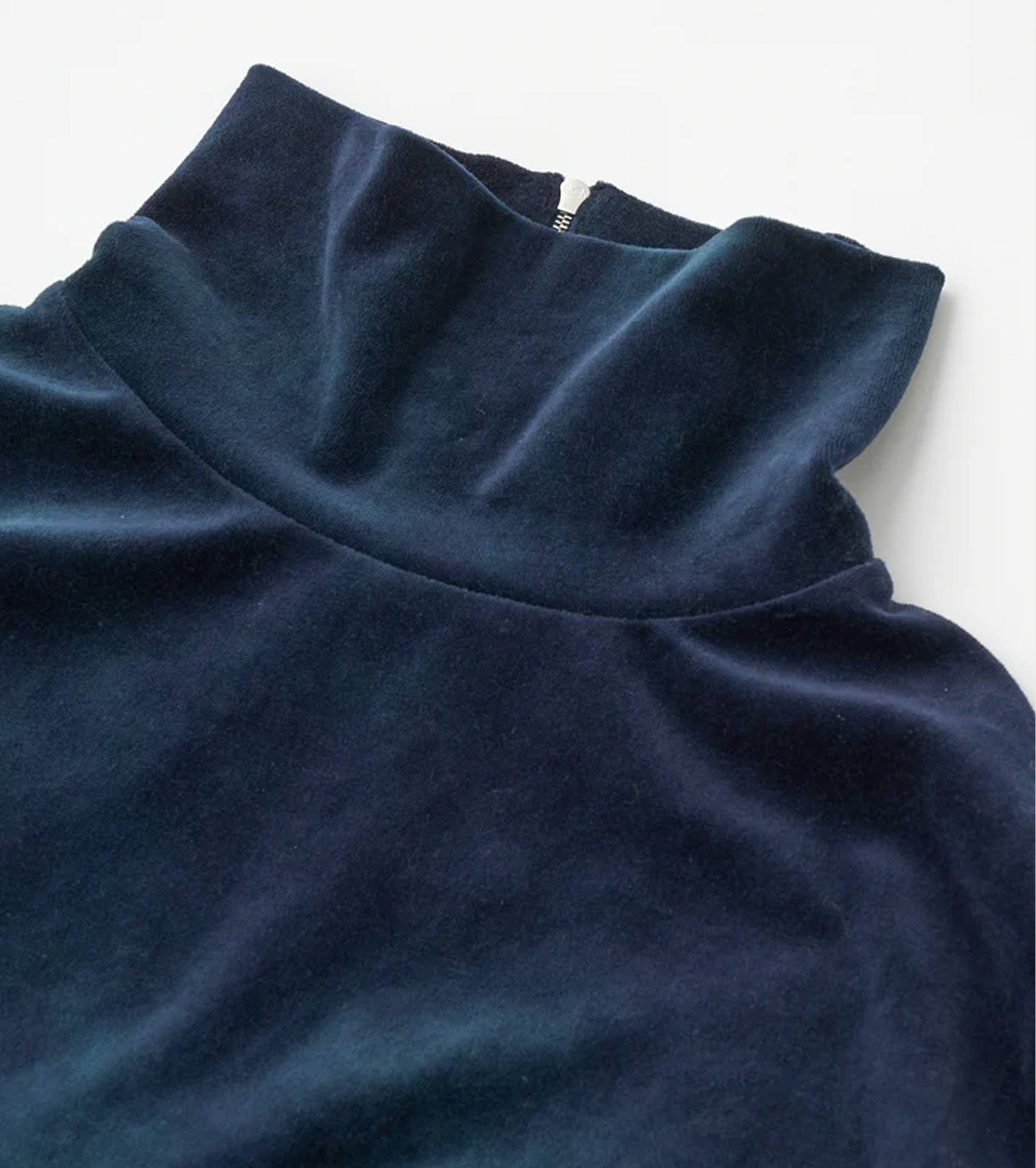 Unfil タイダイ コットン ベロア ハイネック プルオーバー , Navy × Pine Green