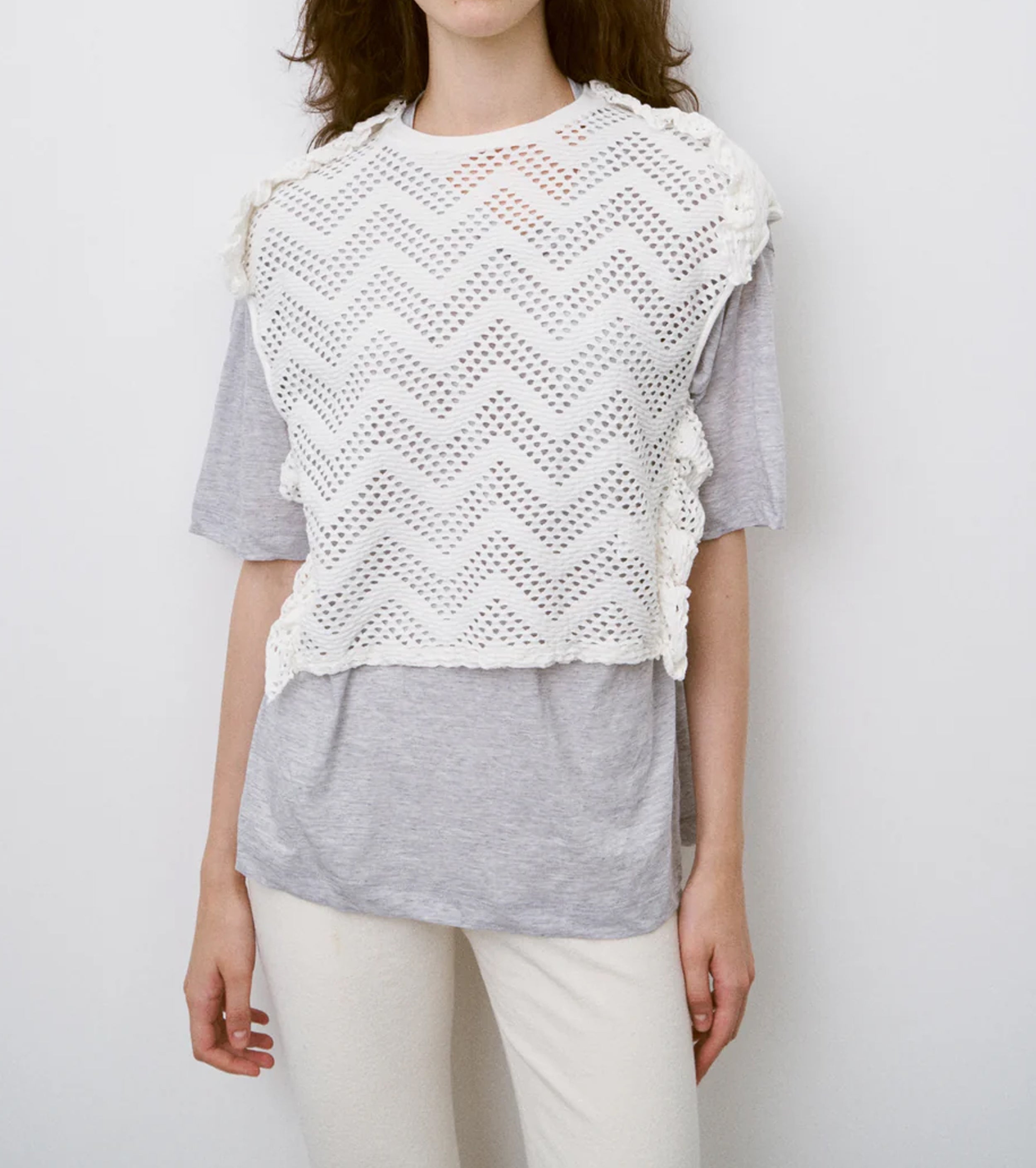 Unfil パターン メッシュ コットン ジャージー ラッフルド スリーブレス トップ, Off White