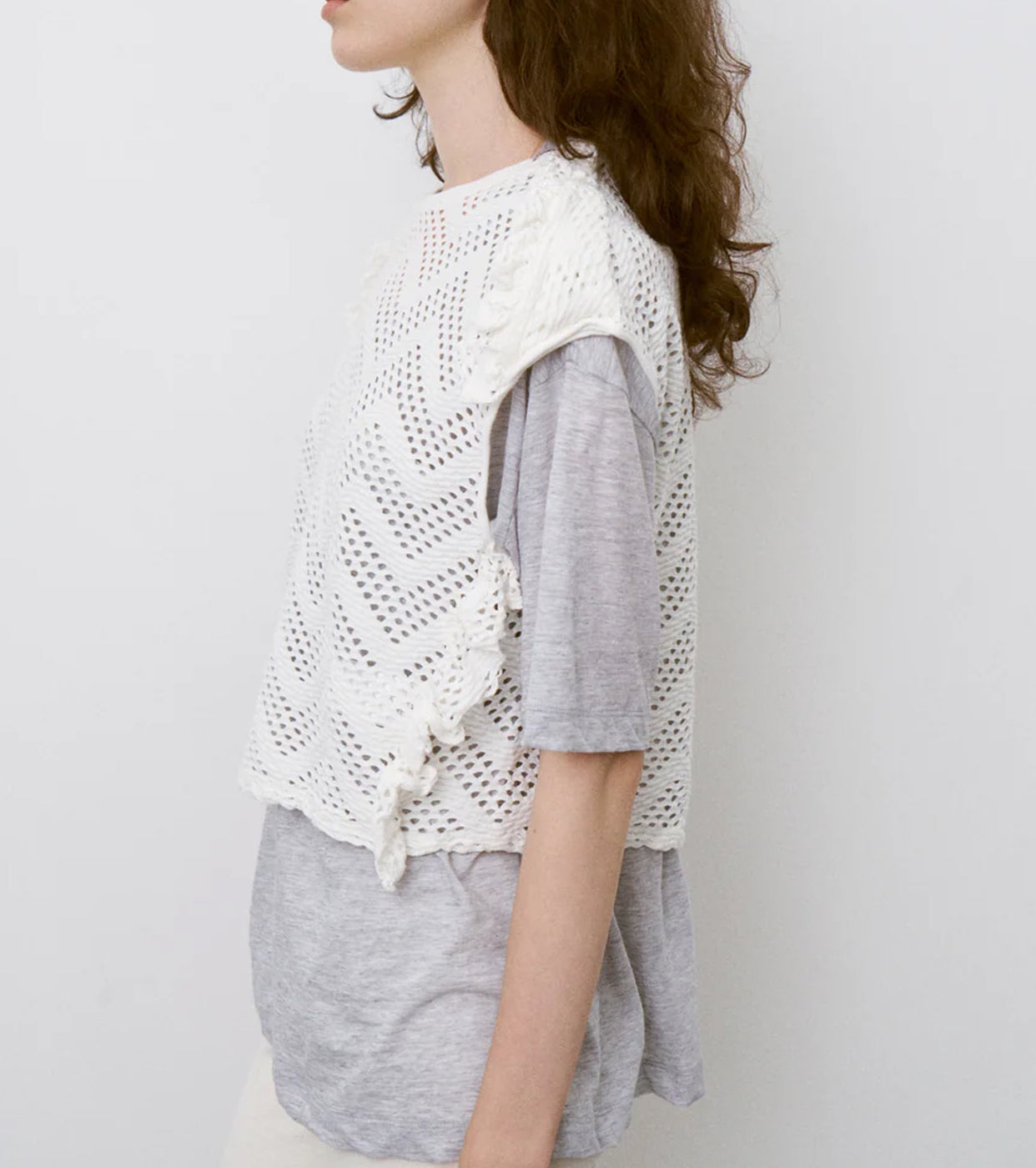 Unfil パターン メッシュ コットン ジャージー ラッフルド スリーブレス トップ, Off White