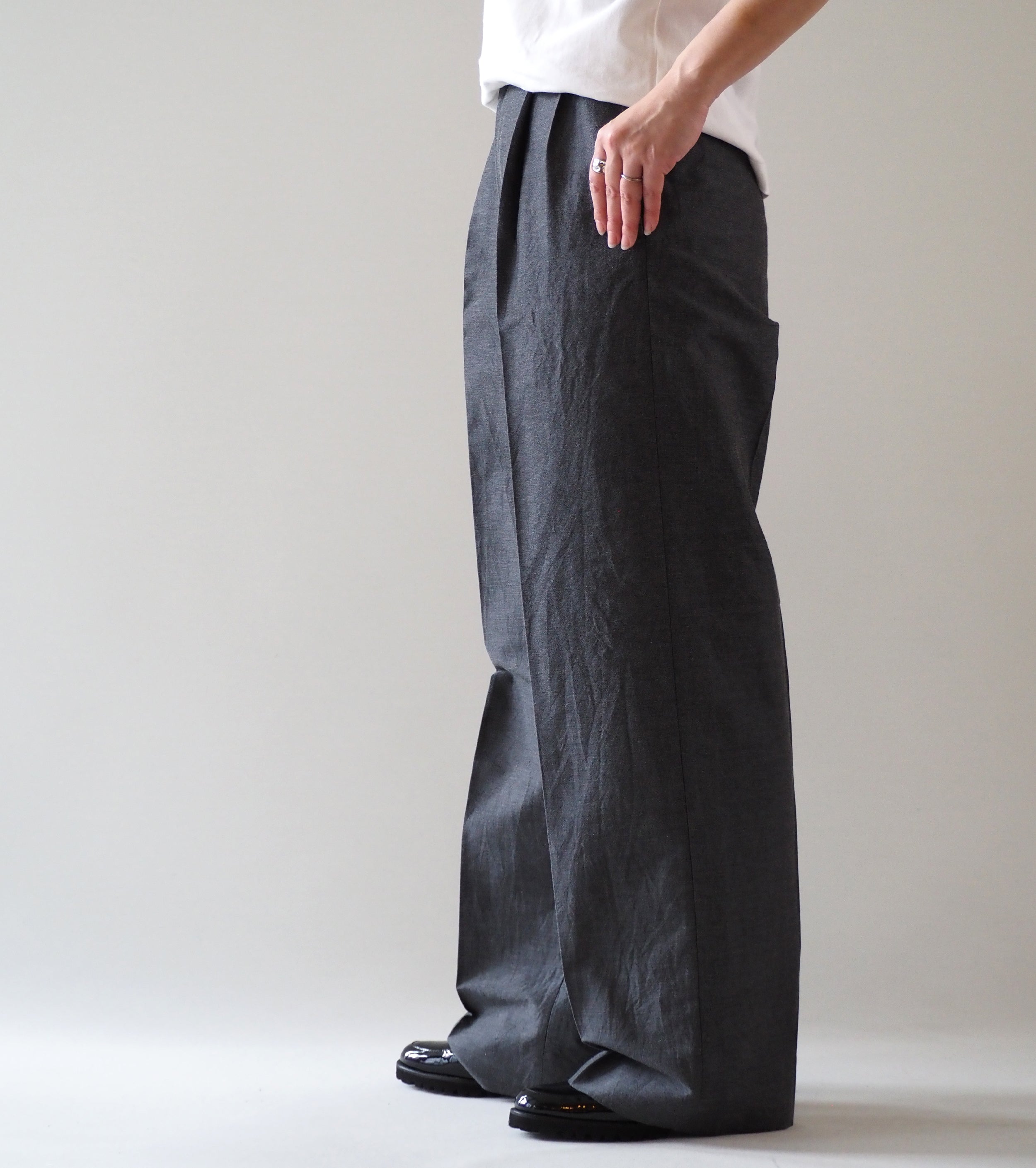 blurhms シルク ウール コットン ツータック スラックス, Heather Grey