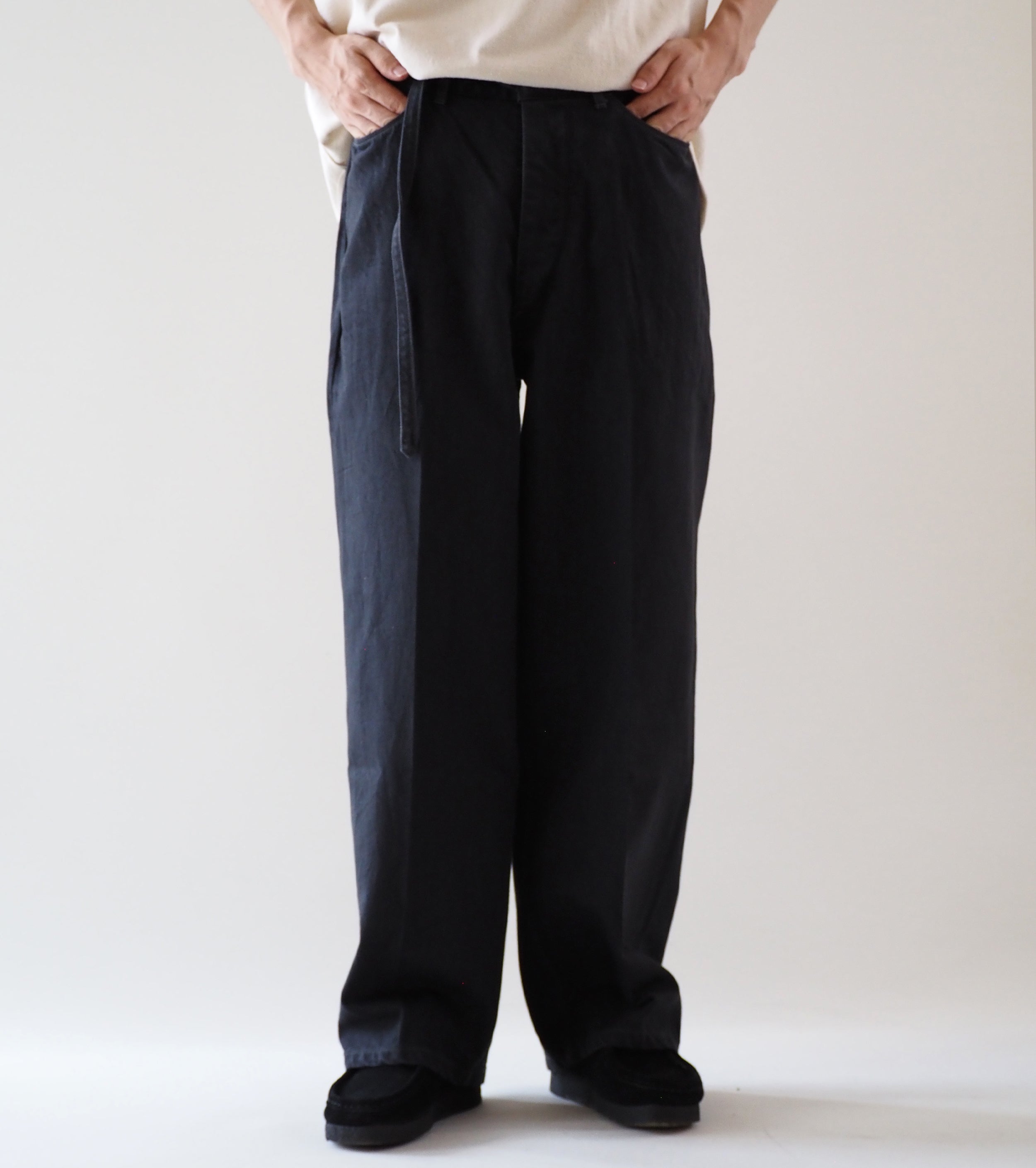 blurhms 12.9oz Denim Narrow Belted Pants, Sulfur Black