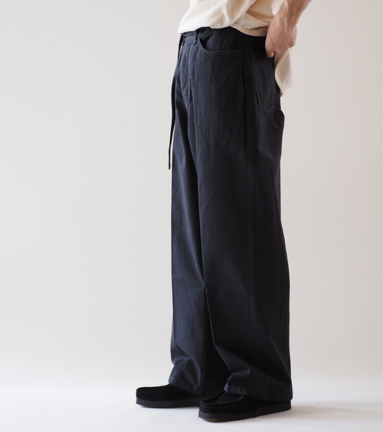 blurhms 12.9oz Denim Narrow Belted Pants, Sulfur Black