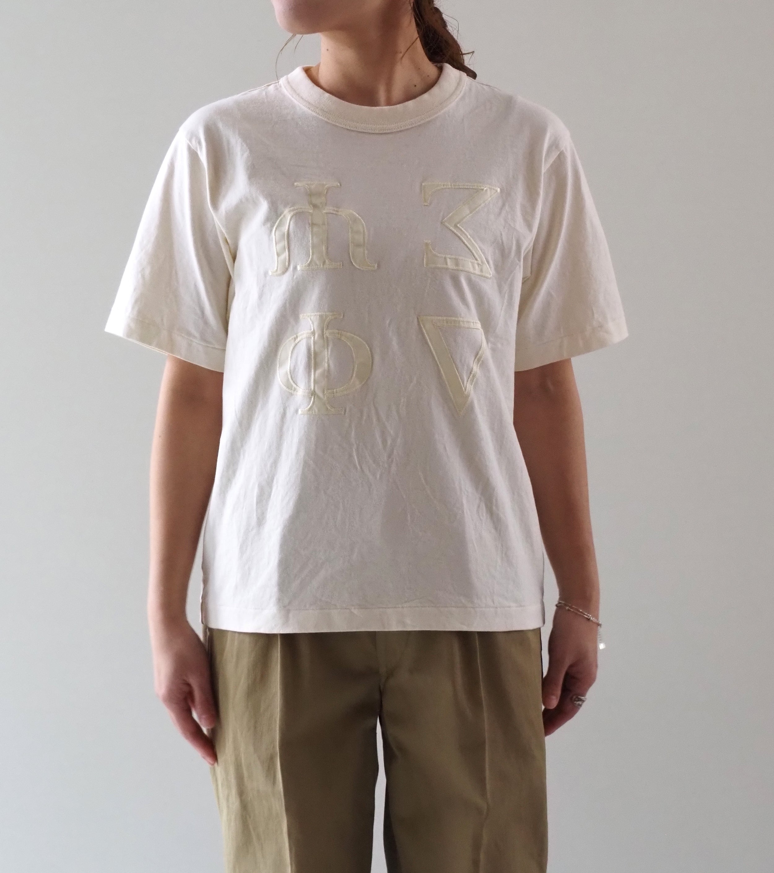 blurhms ROOT STOCK Fictional-Fraternity 88/12 パッチ ティー スタンダード , Ivory × White