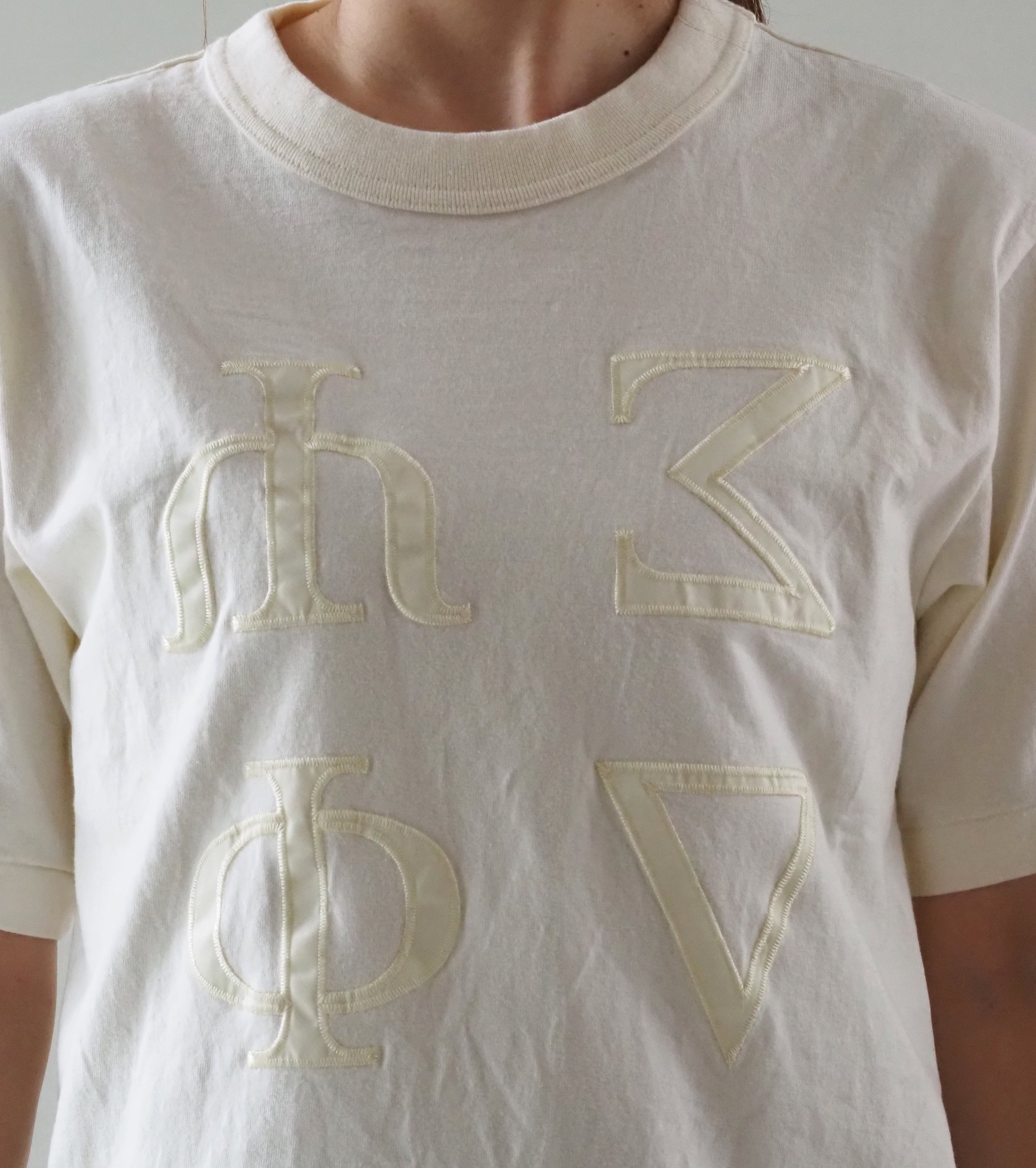 blurhms ROOT STOCK Fictional-Fraternity 88/12 パッチ ティー スタンダード , Ivory × White