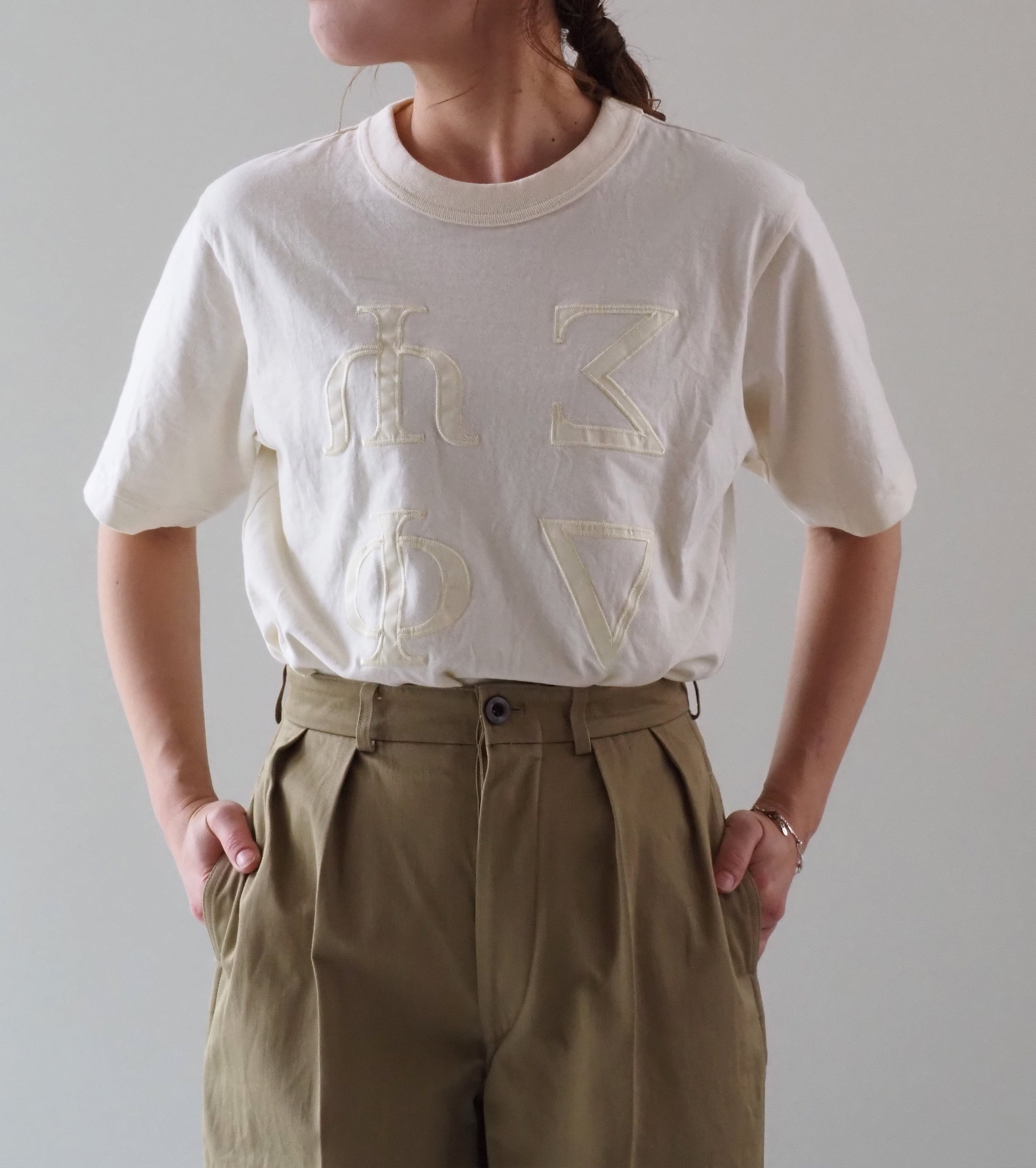 blurhms ROOT STOCK Fictional-Fraternity 88/12 パッチ ティー スタンダード , Ivory × White