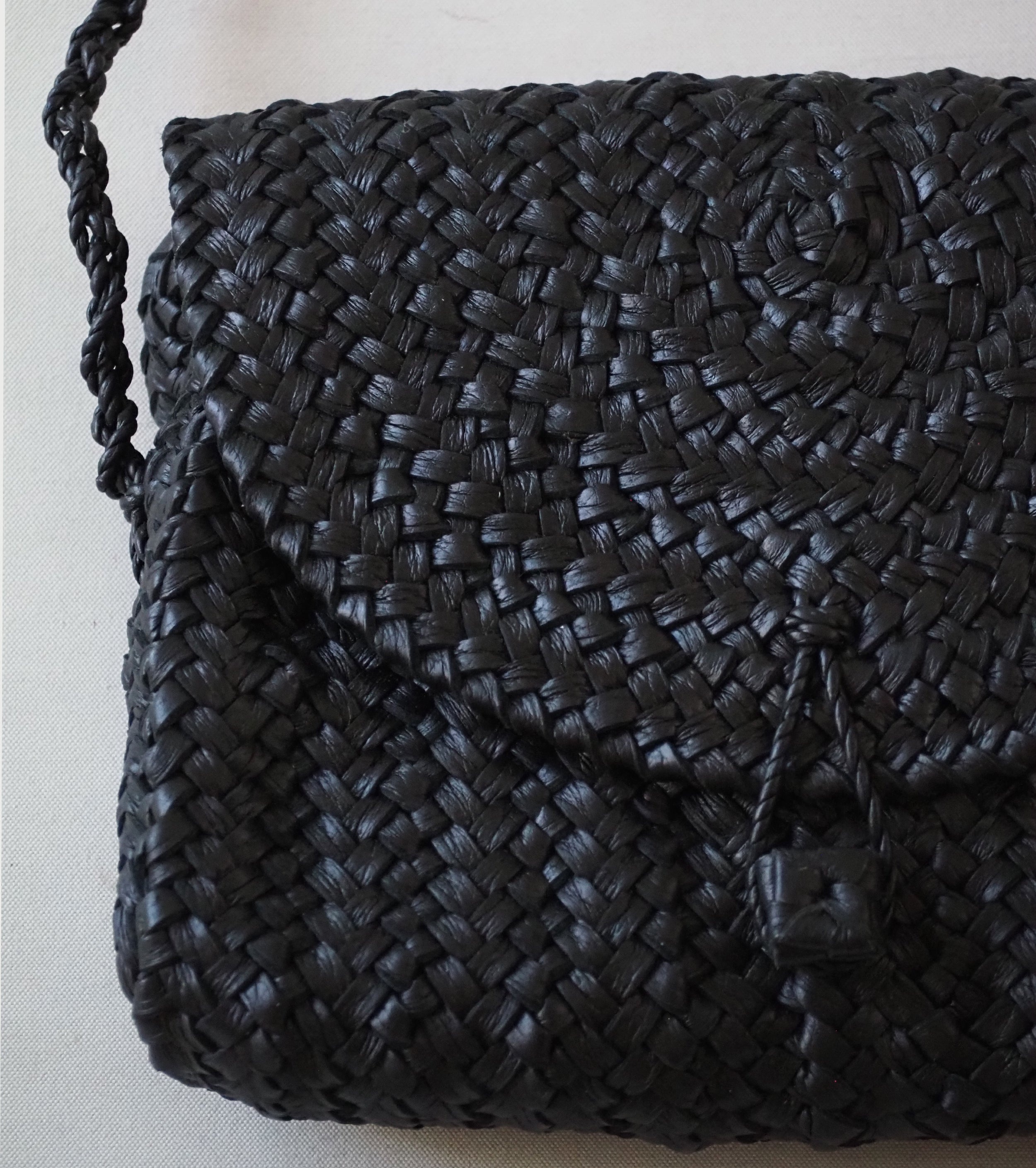 Aeta フラップ ショルダー バスケット , Black