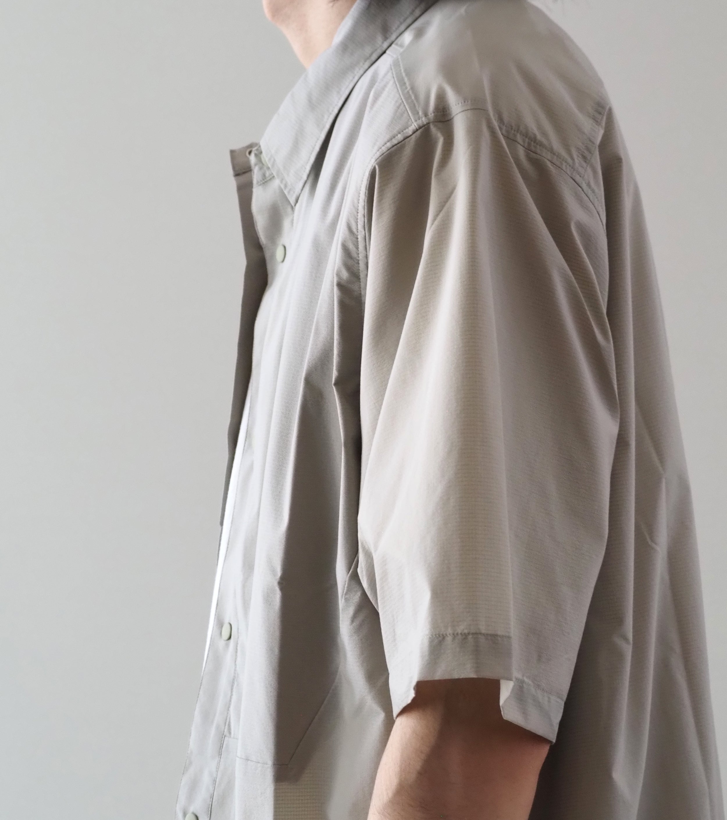 Goldwin パーテックス イクイリブリウム ショートスリーブ ウインドシャツ , Fog Beige