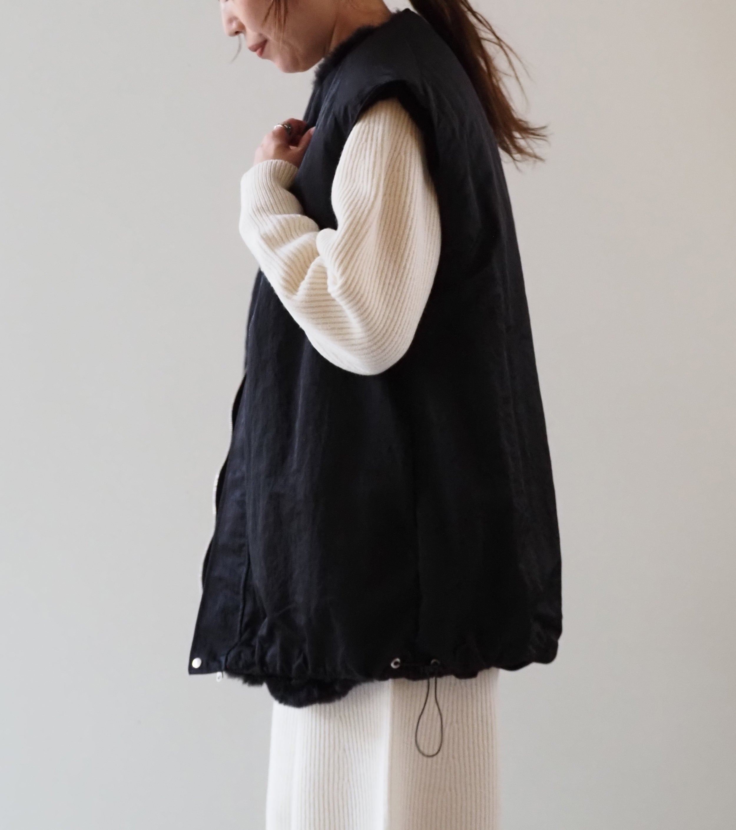 ALWEL  REVERSIBLE SLEEVELESS JACKET  ,Black