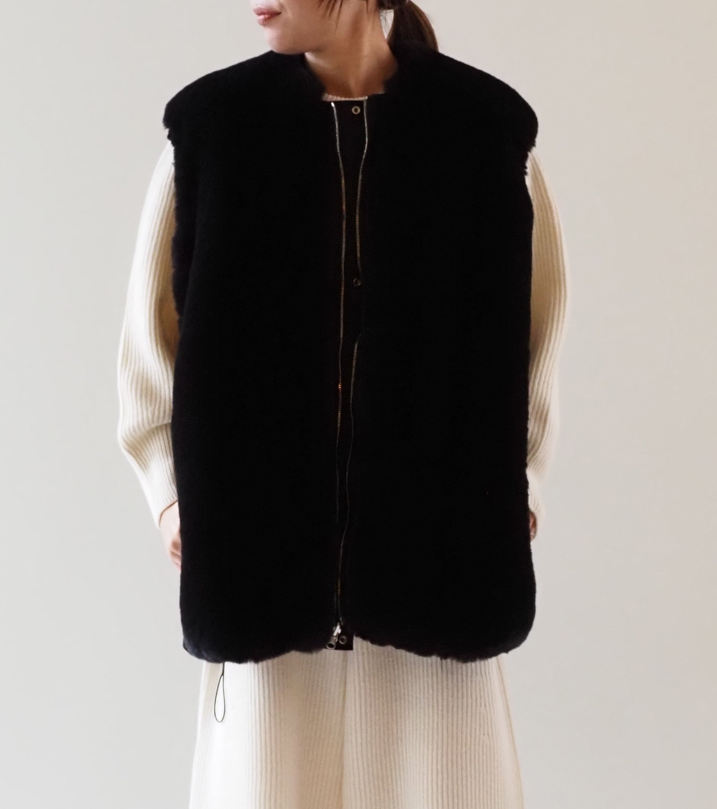 ALWEL  REVERSIBLE SLEEVELESS JACKET  ,Black