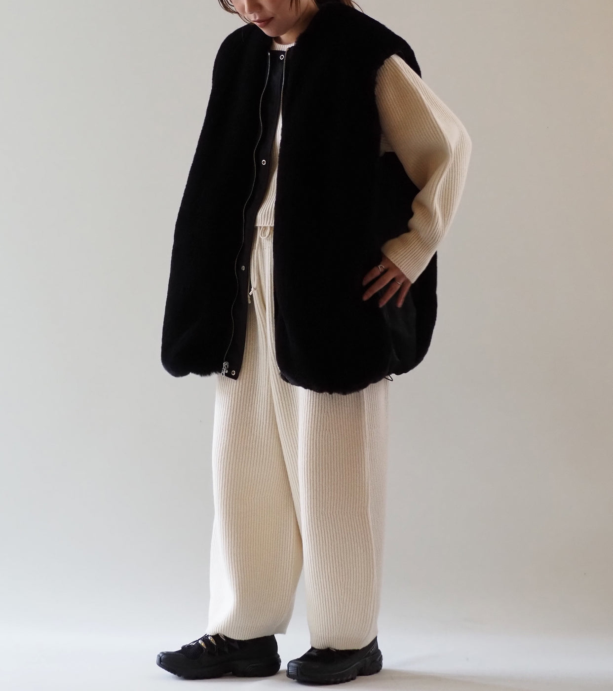 ALWEL  REVERSIBLE SLEEVELESS JACKET  ,Black